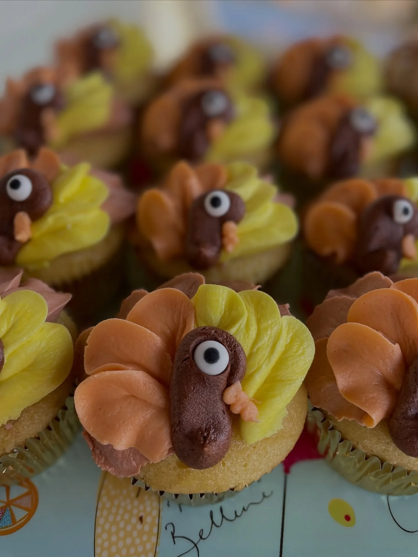 🧡
A Front Porch Bake Shop tradition! 

Turkey cupcakes for your holiday table 🦃

www.frontporchbakeshop.com

#thanksgivingdinner 
#festivedesserts 
#tomtheturkey 
#crittercupcakes 
#tfpbs 
#thefrontporchbakeshop