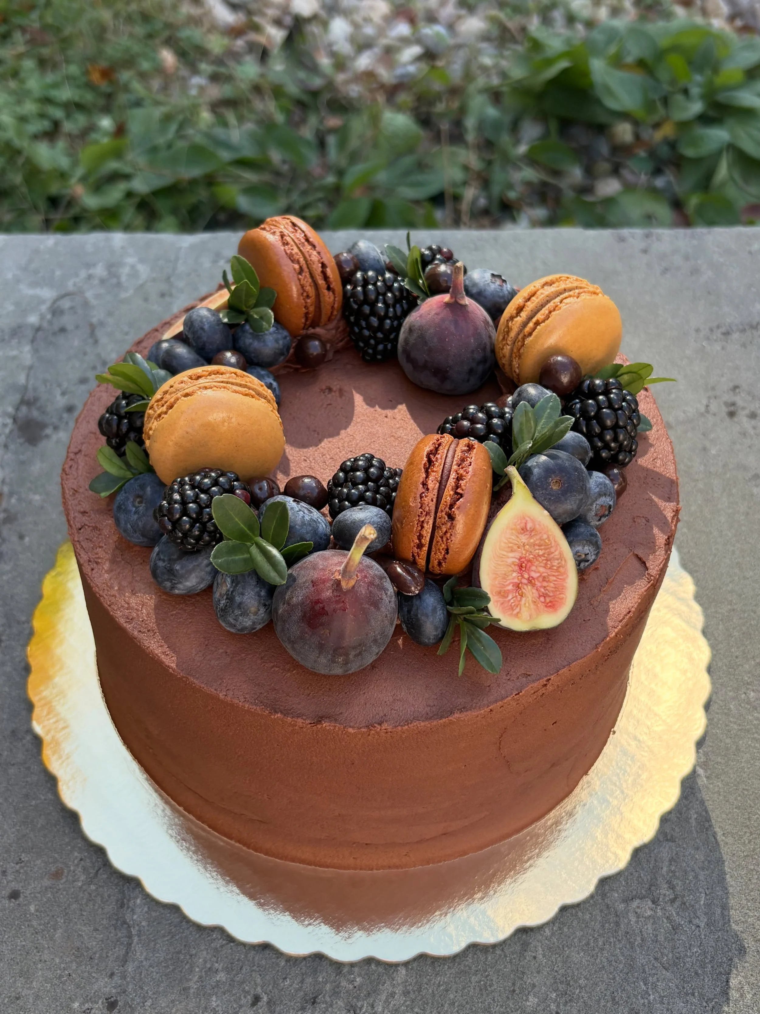 .
An absolute stunner of a cake! 

We also got to check out @warneycellarandtap while we delivered it. Have you been?!

Delightful 🍺

#dessertdelivery 
#tfpbs 
#thefrontporchbakeshop 
#supportsmallbiz 
#fromourporchtoyours