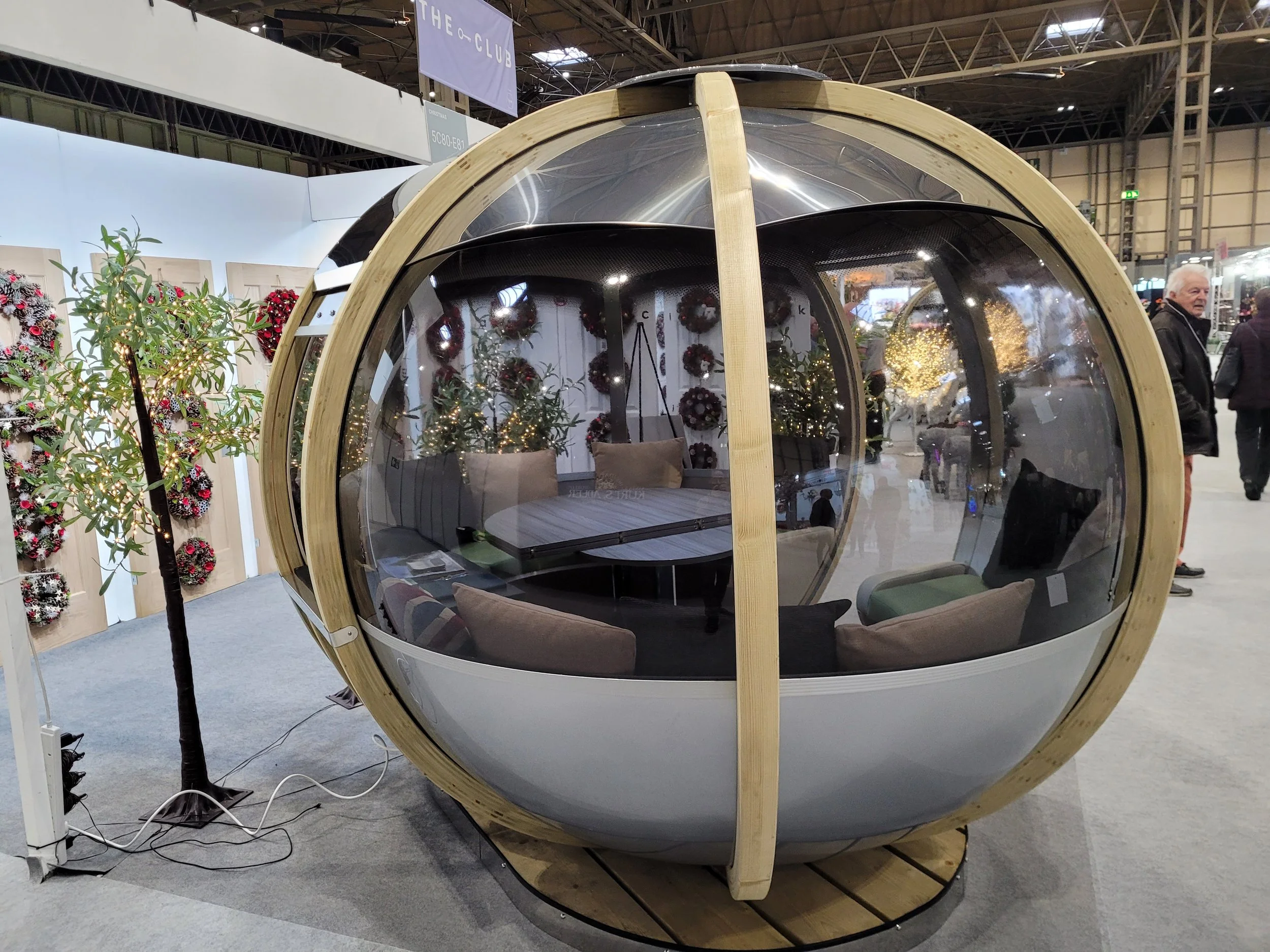 OUR PRODUCTS — Wreaths 'n Reindeers Ltd