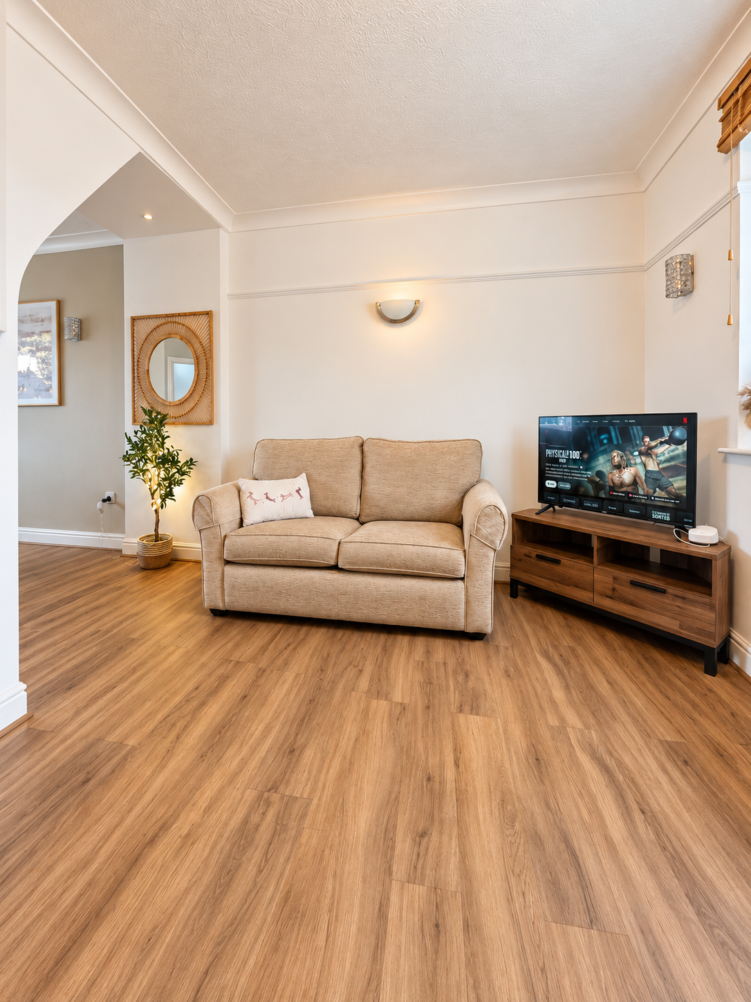 Airbnb_04_Living_Room.png