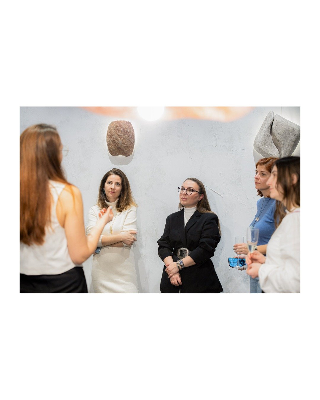 Expozitia &quot;Textures of Light&quot; @lavinia.erghelan.studio

Lumina si textura se impletesc in forme organice - descopera lampi si obiecte sculpturale din hartie reciclata, unde designul sustenabil devine arta.
 
Fotografii: @foto.daniel