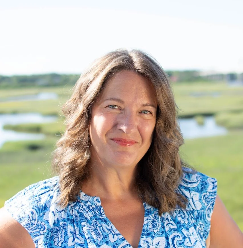 Julie 2024-5503_Marsh_Blur.jpg