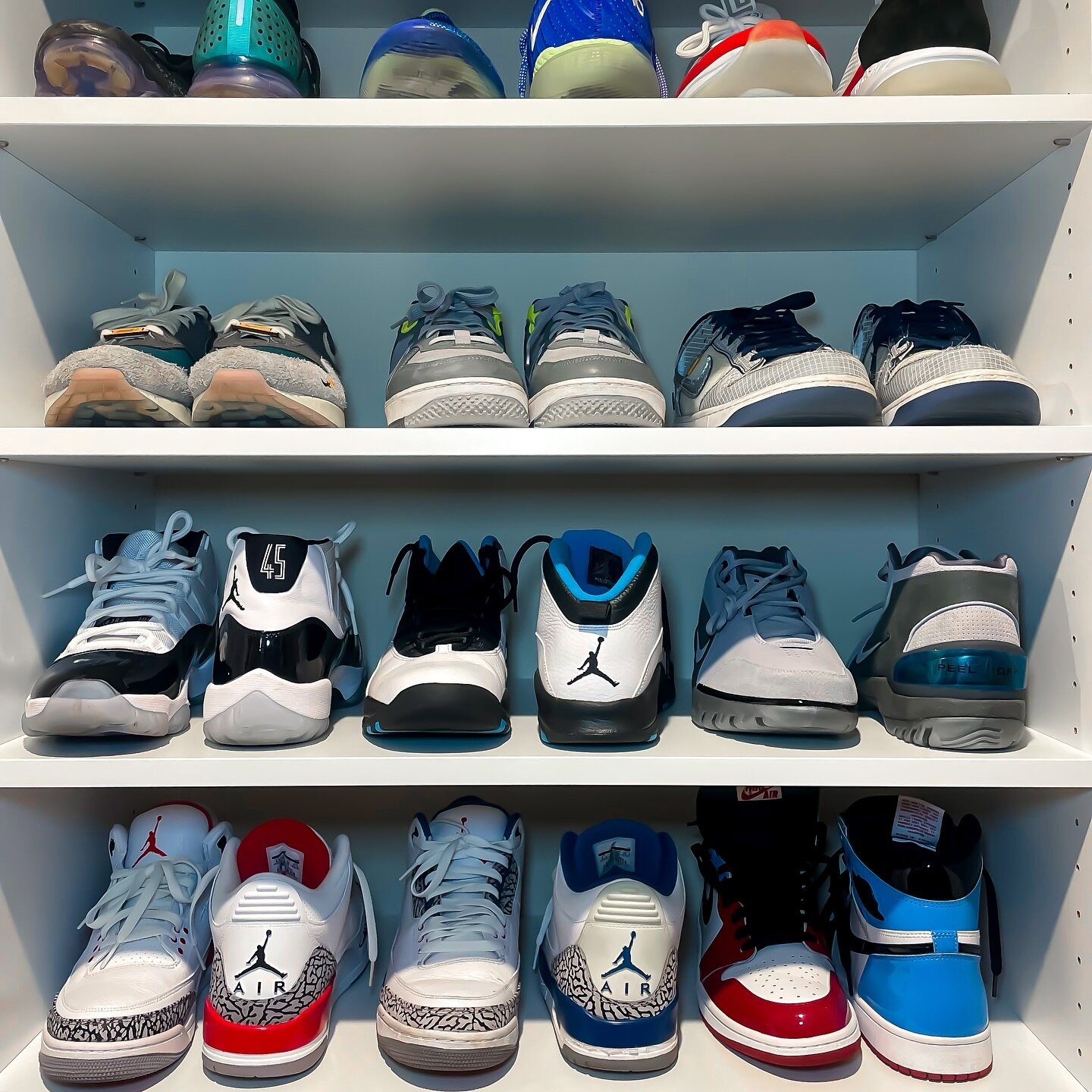 It&rsquo;s Game Day 🏈

Are you rooting for the 49ers or the Chiefs or Taylor Swift? 

#sortandstore #homeorganization #shoes #nikes #jordans #organizedshoes #shoeorganization #showcollection #offwhite #nikeshoes #shoecollector #sneakerhead #charlott