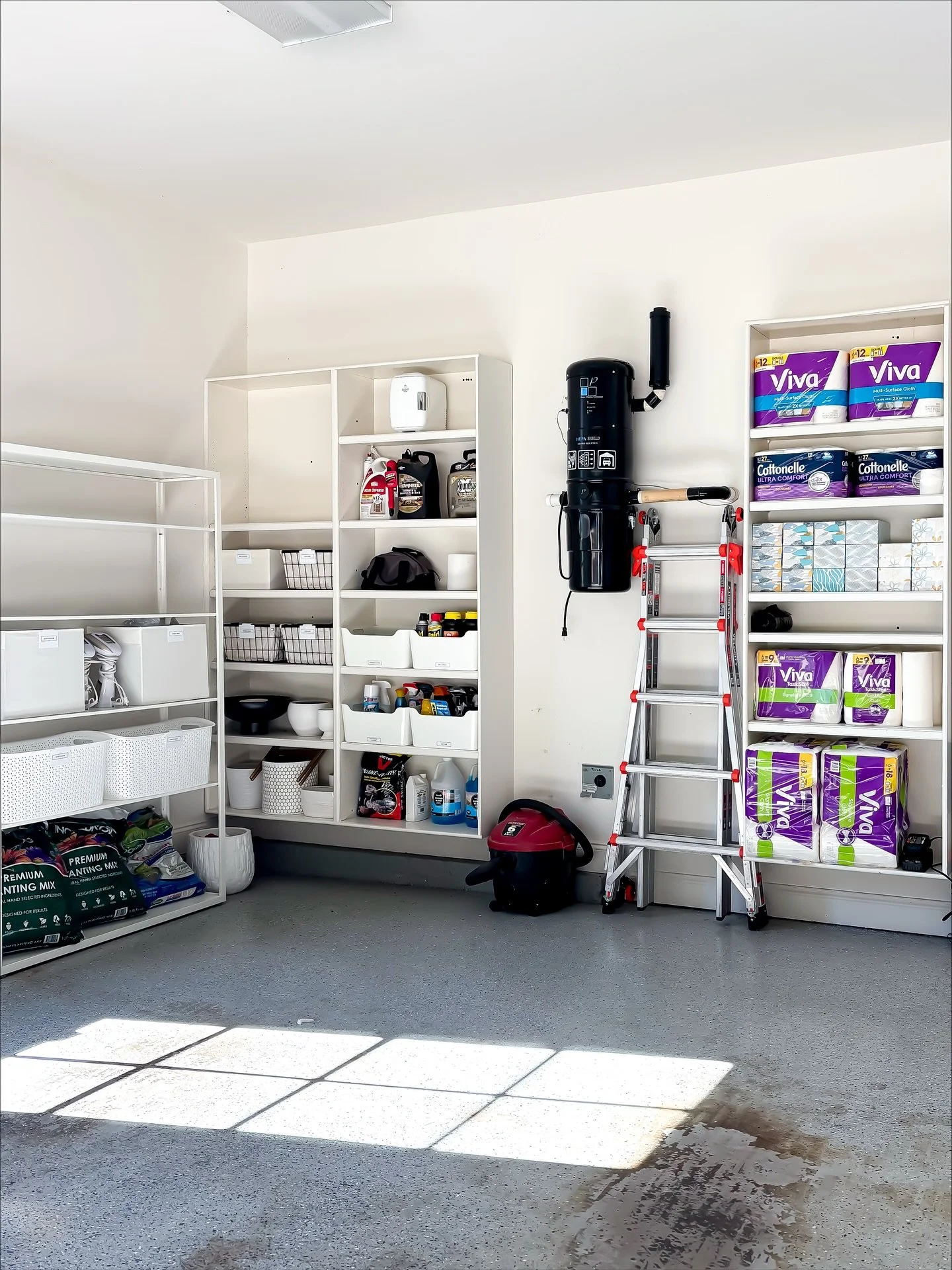 Two garages. Five cars&rsquo; worth of space. Countless categories, everything from business inventory to bikes and holiday d&eacute;cor. 🚲🎄

In just a day and a half, our team completely transformed this home&rsquo;s storage &mdash; sorting, categ
