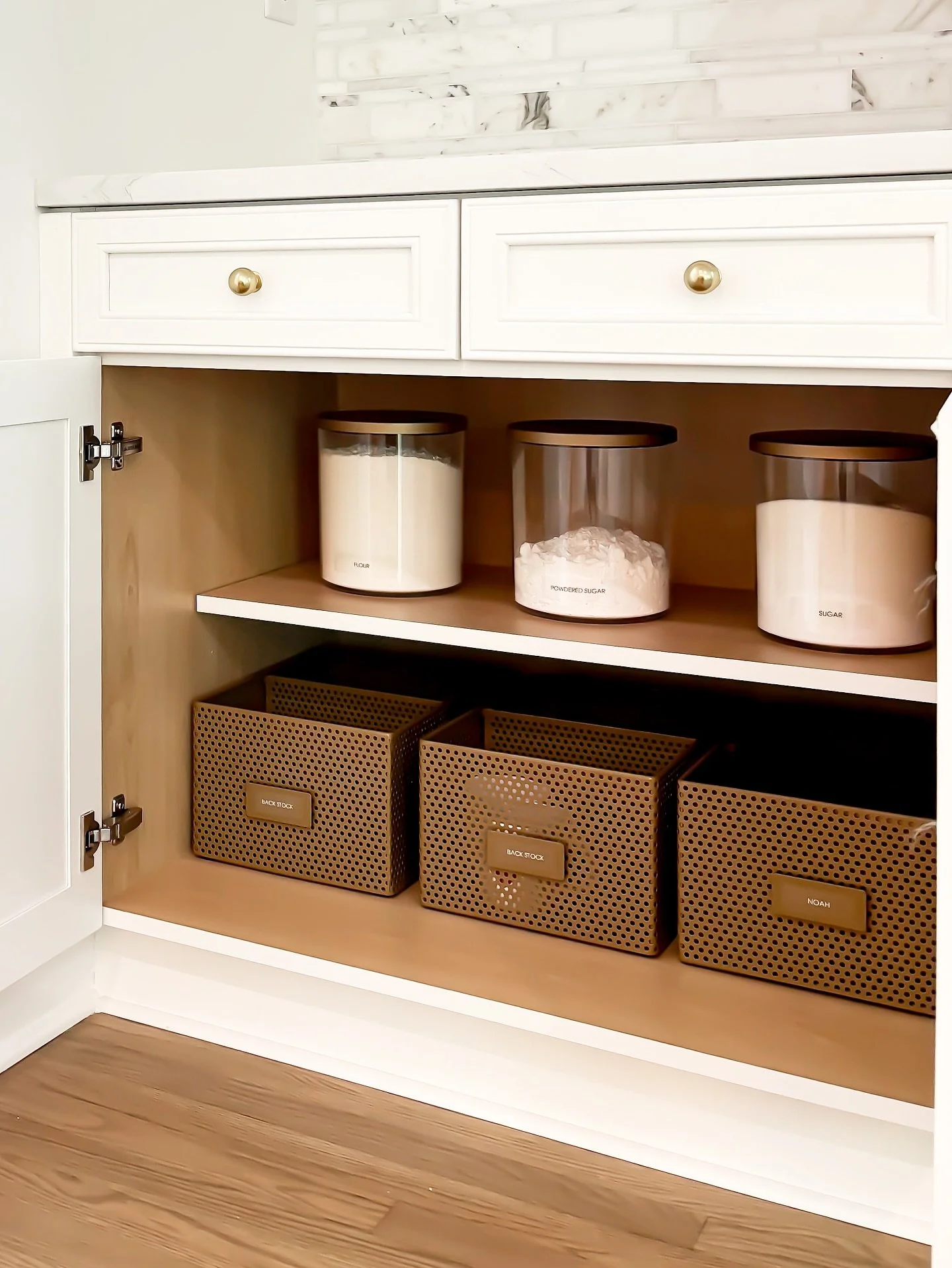 It&rsquo;s your GOLDEN opportunity to get ready for the holiday Bake-A-Thon! 

From pumpkin pie to Christmas cookies, SORT + STORE can have your baking station set. 🥧