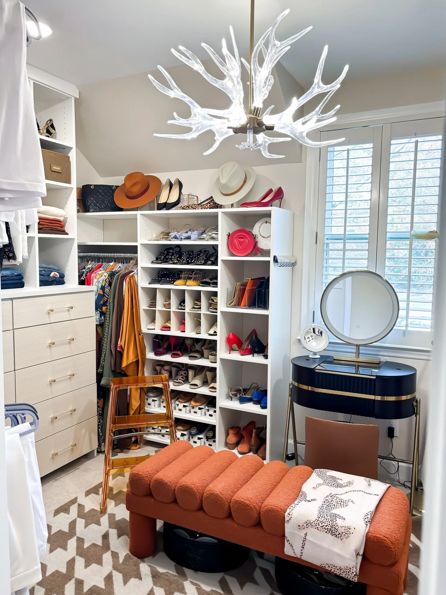 Where storage meets intention ✨

This isn&rsquo;t just a closet&mdash;it&rsquo;s a curated space designed to showcase what you love and make everyday routines effortless.

Every item has a place.
Every detail is considered.
Nothing is hidden because 