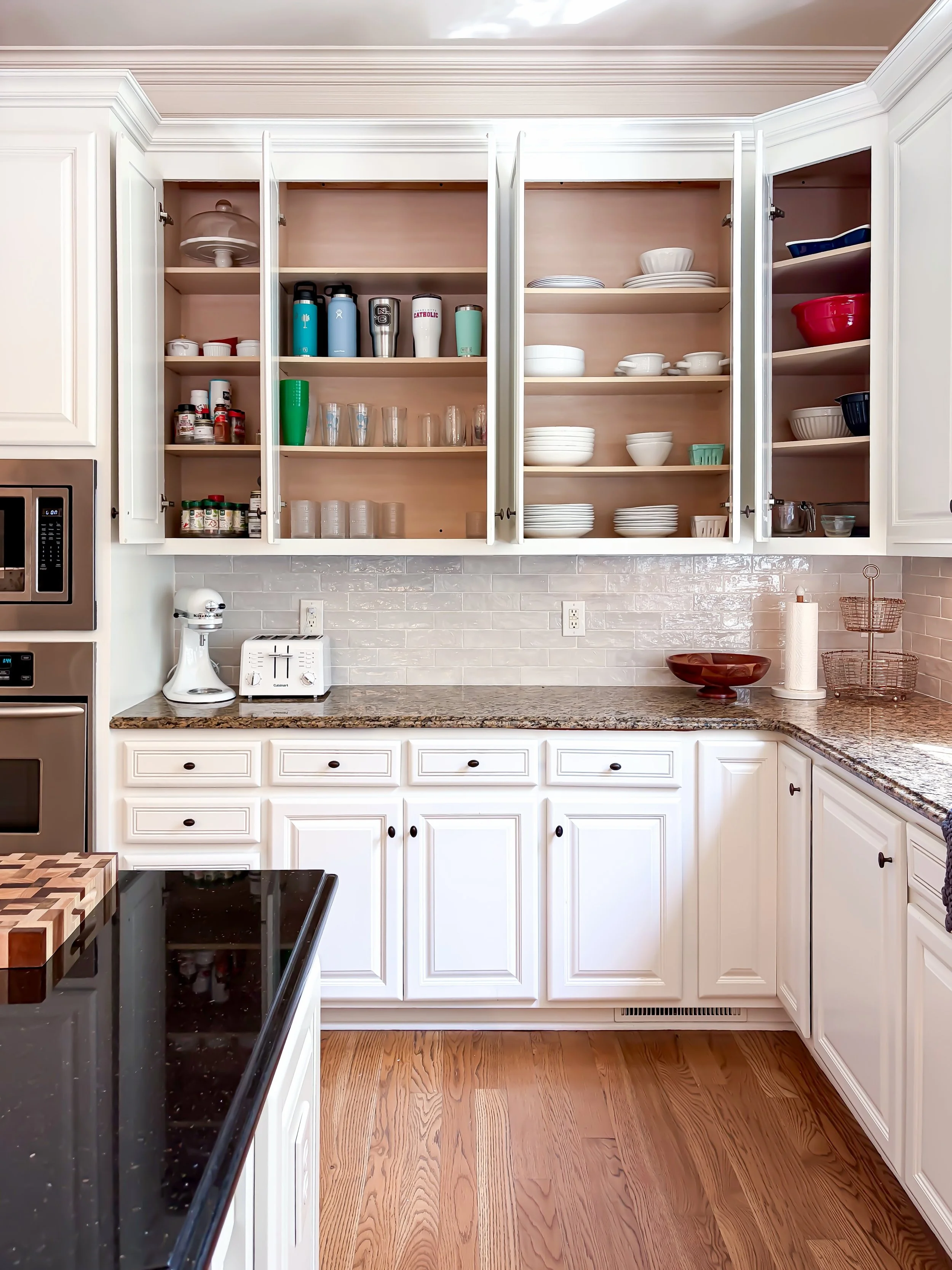 From a moving box mountain to a kitchen that makes sense.✨

We sorted, stored, and gave everything a home.  This family can skip unpacking and move right into settling in.

The best kind of move-in: when the unpacking is already done. 📦