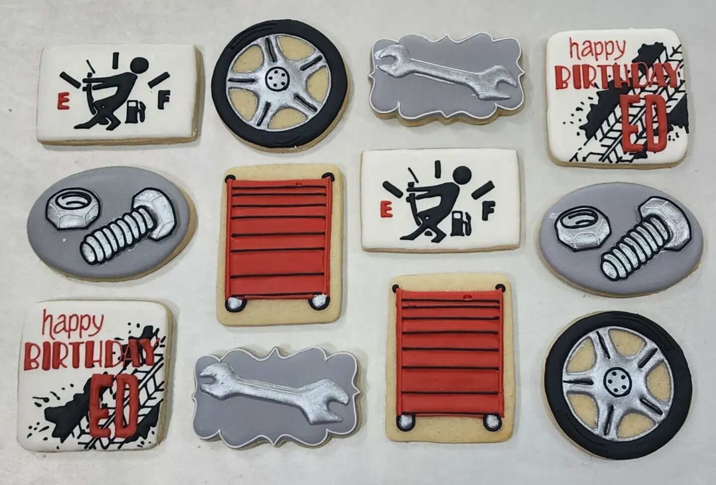 When it's your Birthday and you like to tinker with cars! 

Hope your day was amazing! 

#mechanic #cars #tools #mrfixit #airdriemoms #manlymen #calgarycookies #yyctoday #mondaymotivation #carstairs #crossfield #didsbury #Olds #reddeer #cookiesofinst