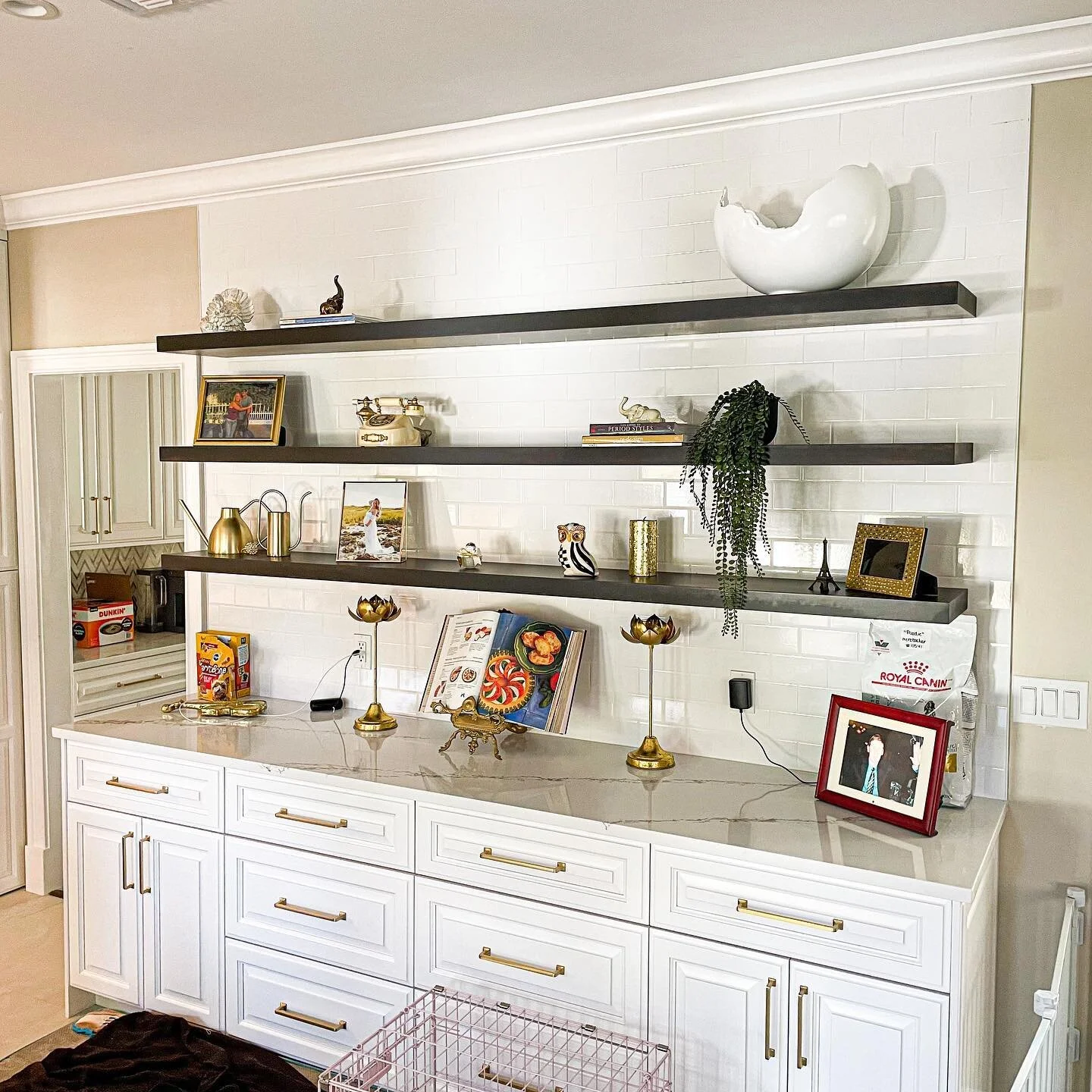 Nothing like coming home to brand new kitchen cabinets with a custom display area of floating shelves for all your cookbooks and kitchen decor! 

#neitzcustoms #mlcampbell #lagunacnc #lagunatools #lagunatoolscnc #cabinets #customcabinets #customcabin