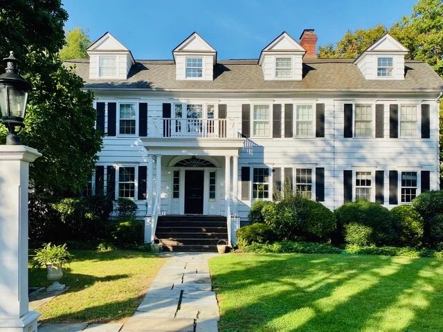 FAMILY MOVE PIC 1.jpeg