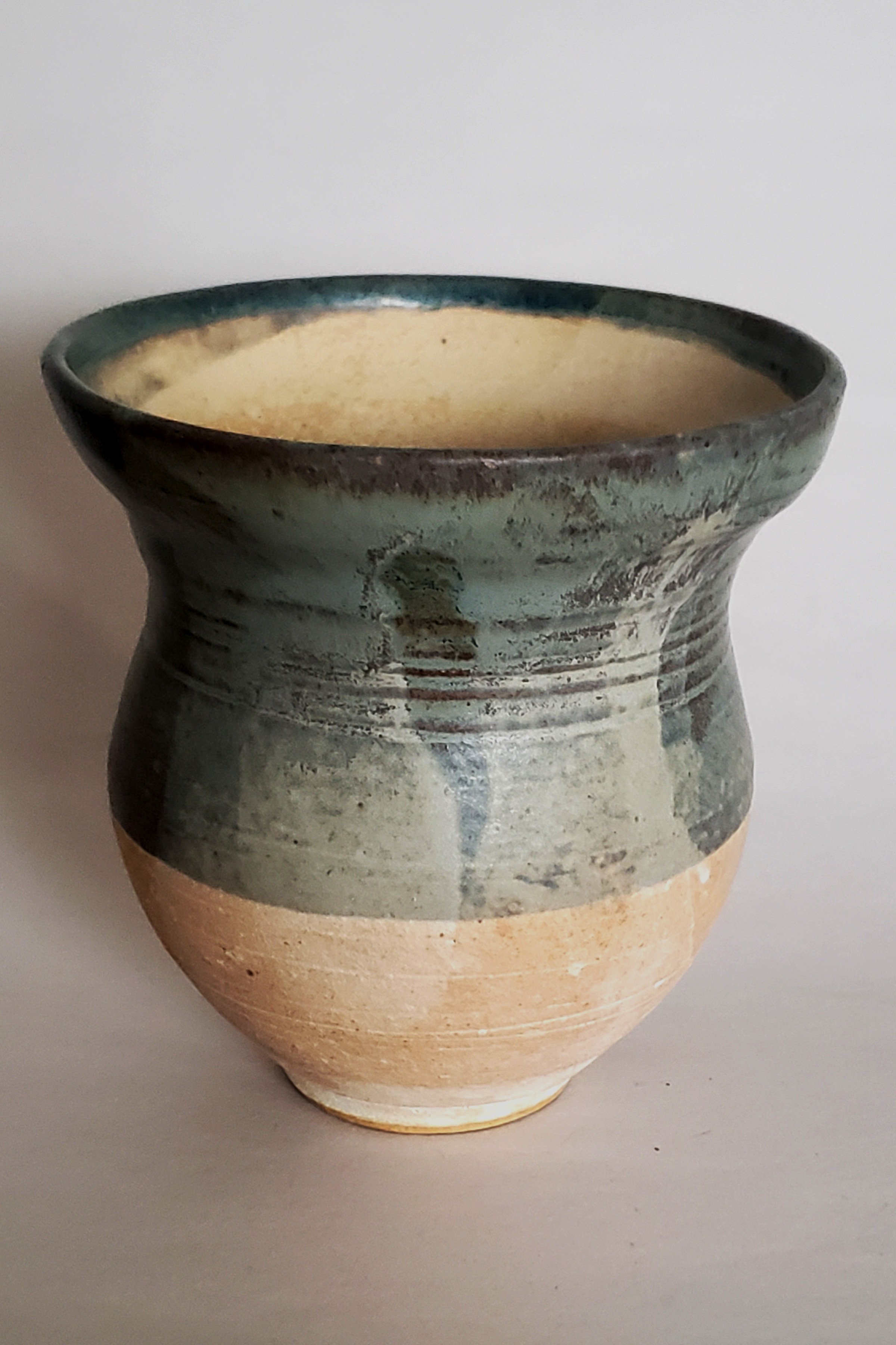 Flared Crystal Black Vase
Stoneware