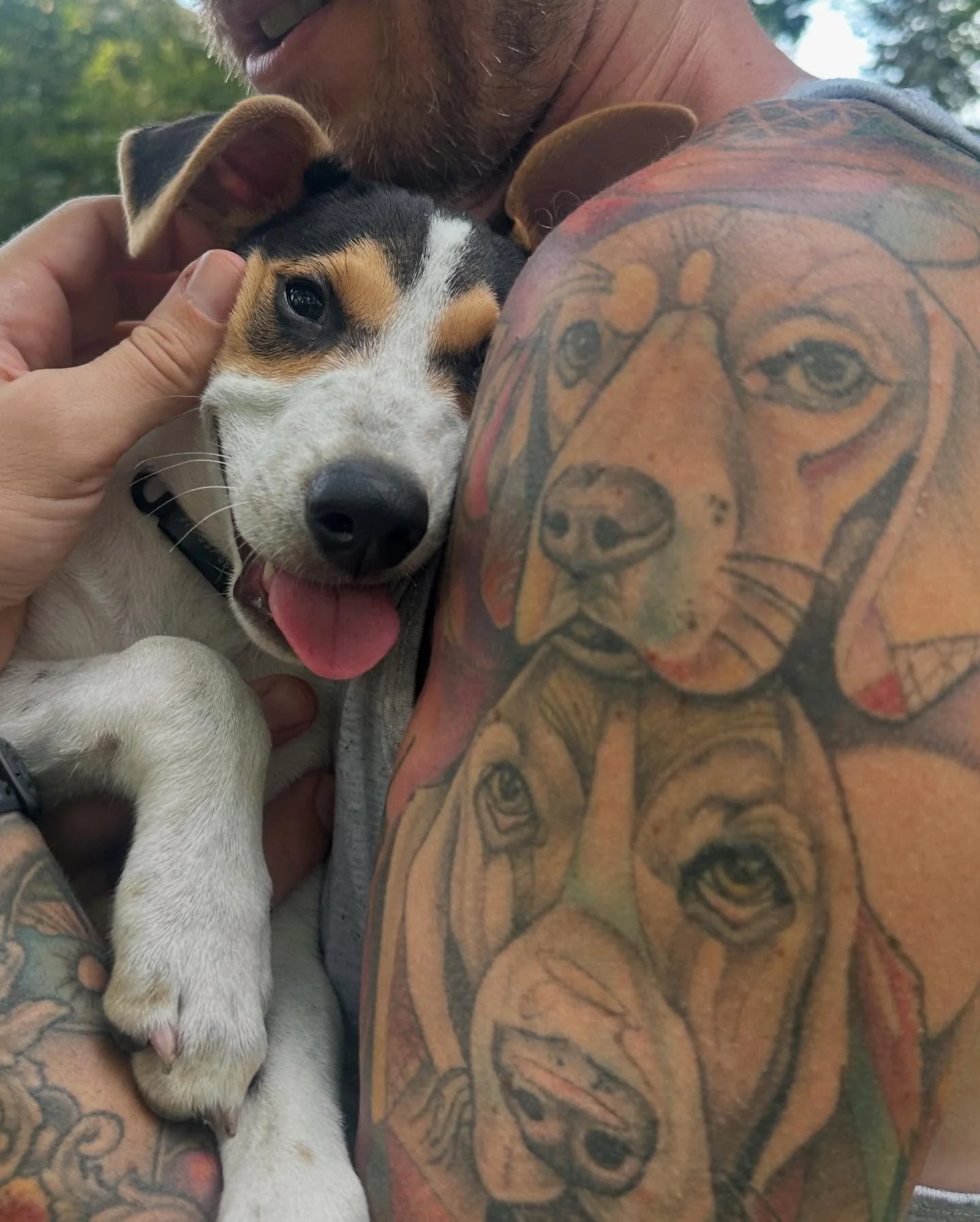 Say hello to Gus! 🐶 
He doesn’t follow multi-step directions.
His attention skills are questionable at best.
But I’ve diagnosed him as an “extremely good boy!” 🧠 
Swipe to see how big sis Polli feels about the addition o