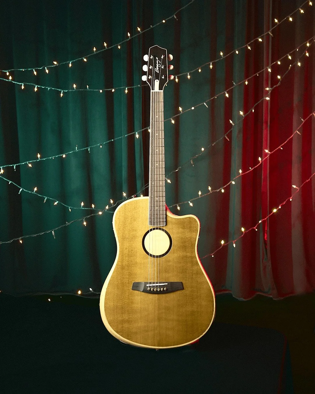 Merry and bright&hellip;with tone for days. 🎶