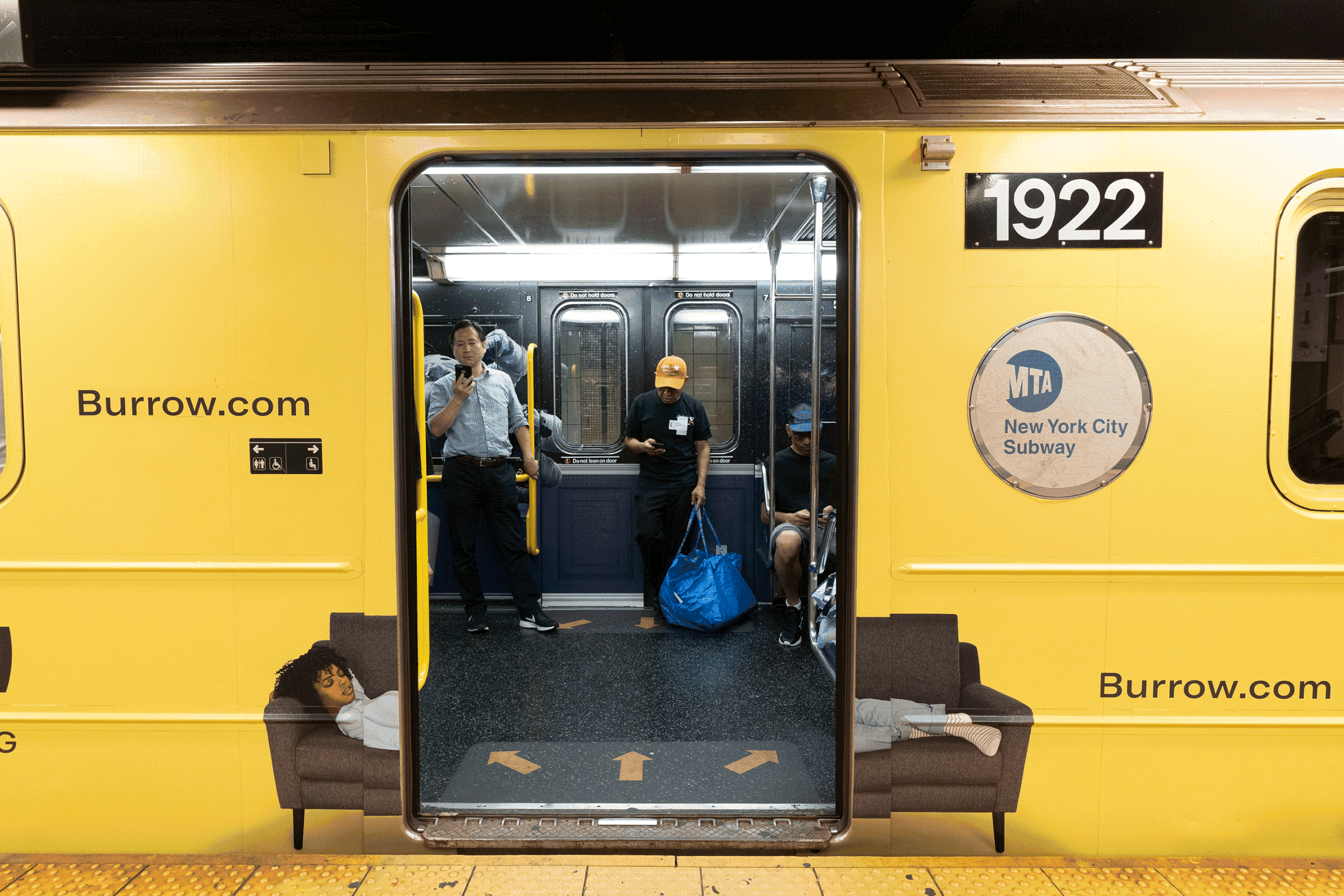 redantlerdotcom_453b5c11-4d8f-4d85-a0d2-53adba3b84b6_10-red-antler-burrow-goodfornothing-subway-doors-animation.gif