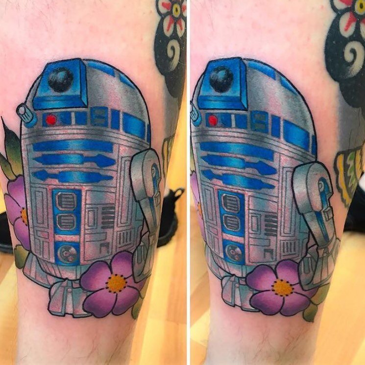 Here&rsquo;s an R2D2 tattoo done by @dustin_hysell_tattooer! He&rsquo;s here Monday-Friday, come book your Star Wars with him!

#redemptiontattoocare&nbsp; #boldwillhold #starwarstattoo  #starwars #r2d2 #r2d2tattoo #tattoos #tattoo #614 #614artists #