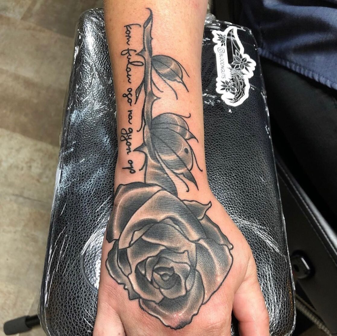 Black and grey rose done by @bloodnguts .
.
.
.
.
#redemptiontattoocare&nbsp; #rose #rosetattoo #boldwillhold #traditionaltattoo&nbsp; #traditionaltattoos #tattooflash #tattooart #tattoos #tattoo #614 #614artists #socolumbus #capcity #columbusstories