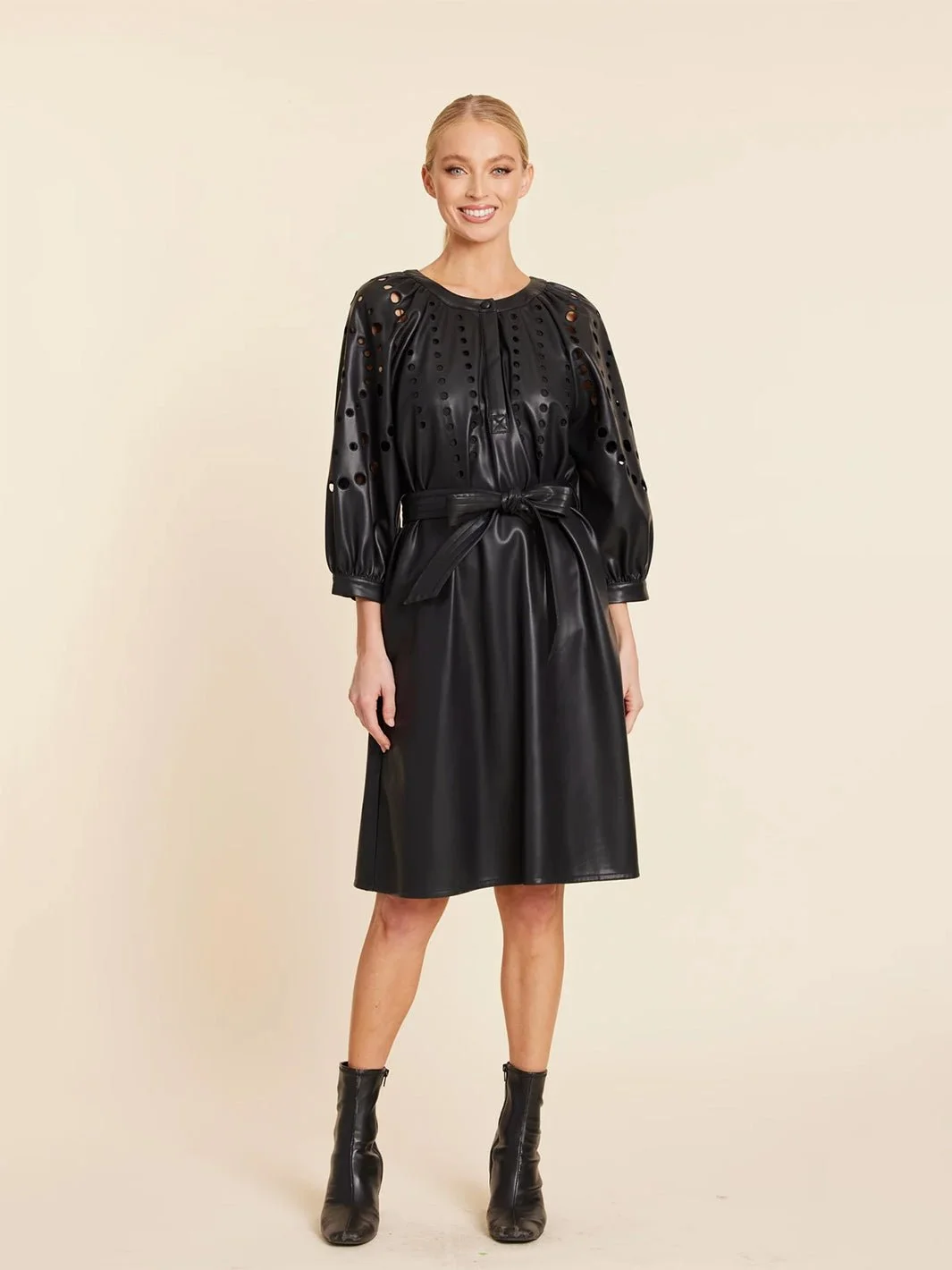 dolce-cabo-cutout-dress-2.jpg