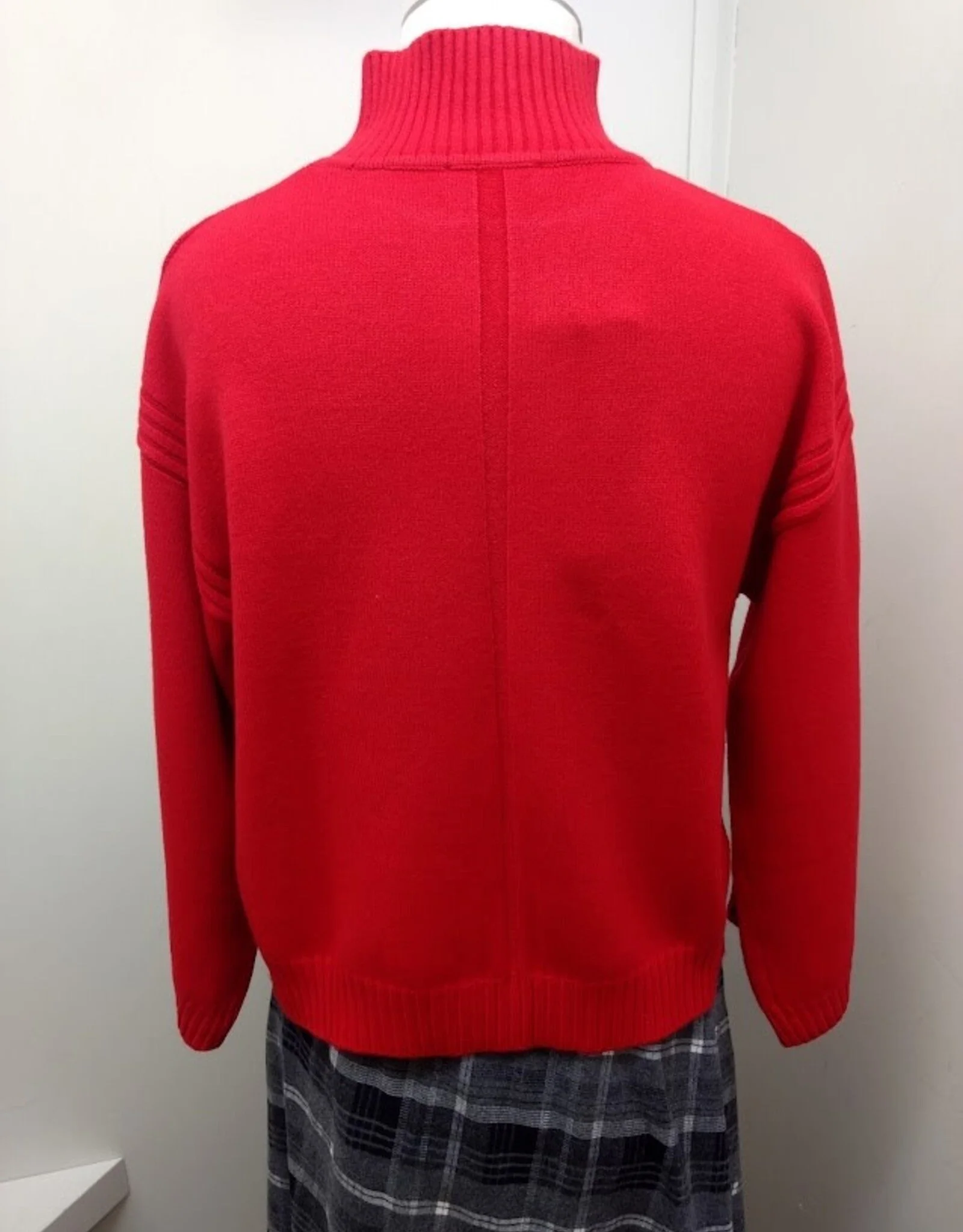 lysse-maura-sweater-rouge-2.jpg