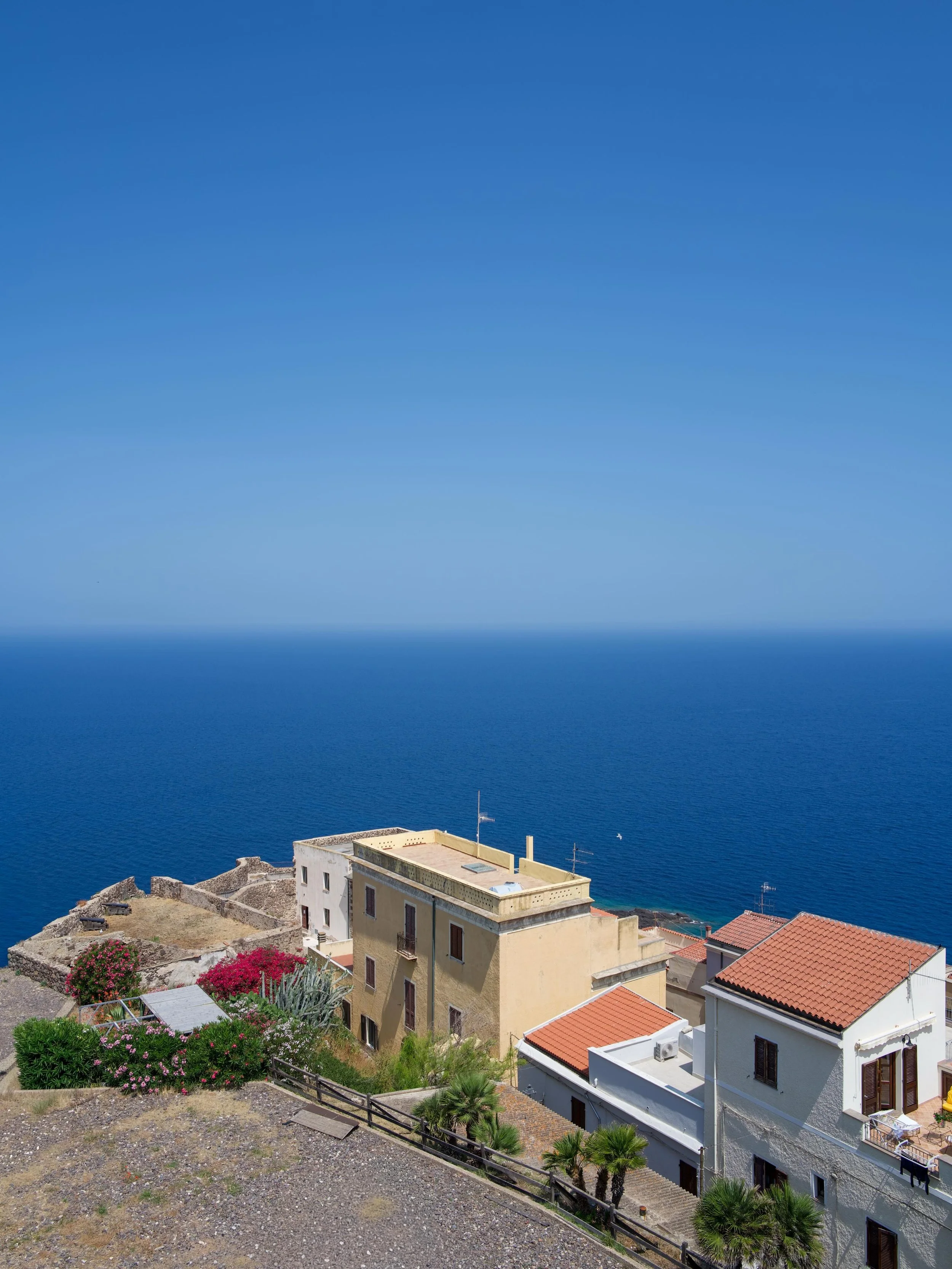 Bluest of blues&hellip;

@leica_camera 

#Sardinia #Leica