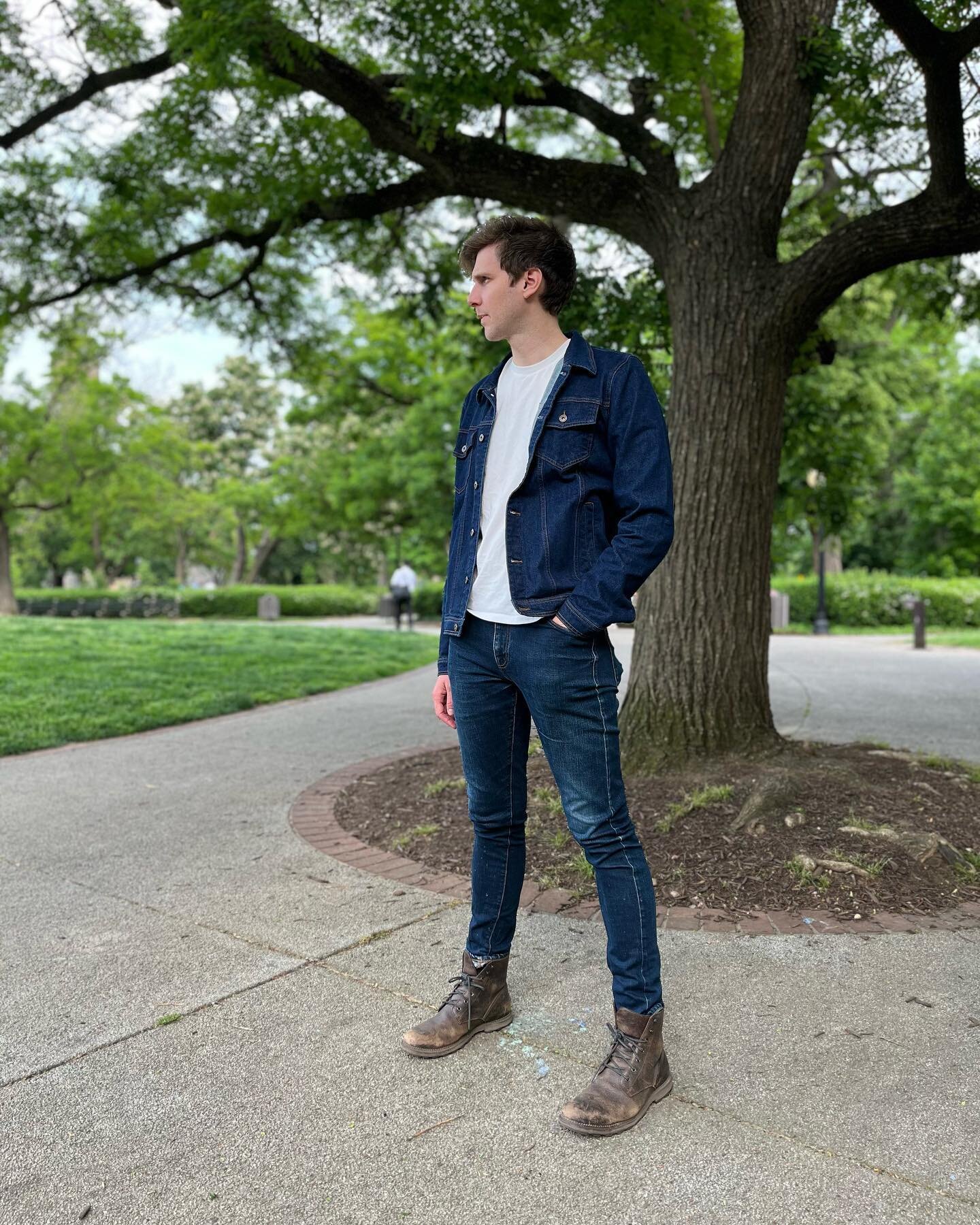 Pacing Like a Lion EP via @enrouterecords has been out for two weeks ✨✨. Thanks so much to everyone who has listened + shared 💙💙. Pls enjoy this Canadian tux lewk 🇨🇦
.
.
.
.
.
.
.
.
.
.
#indie #rock #pop #music #dreampop #shoegaze #music #art #ne