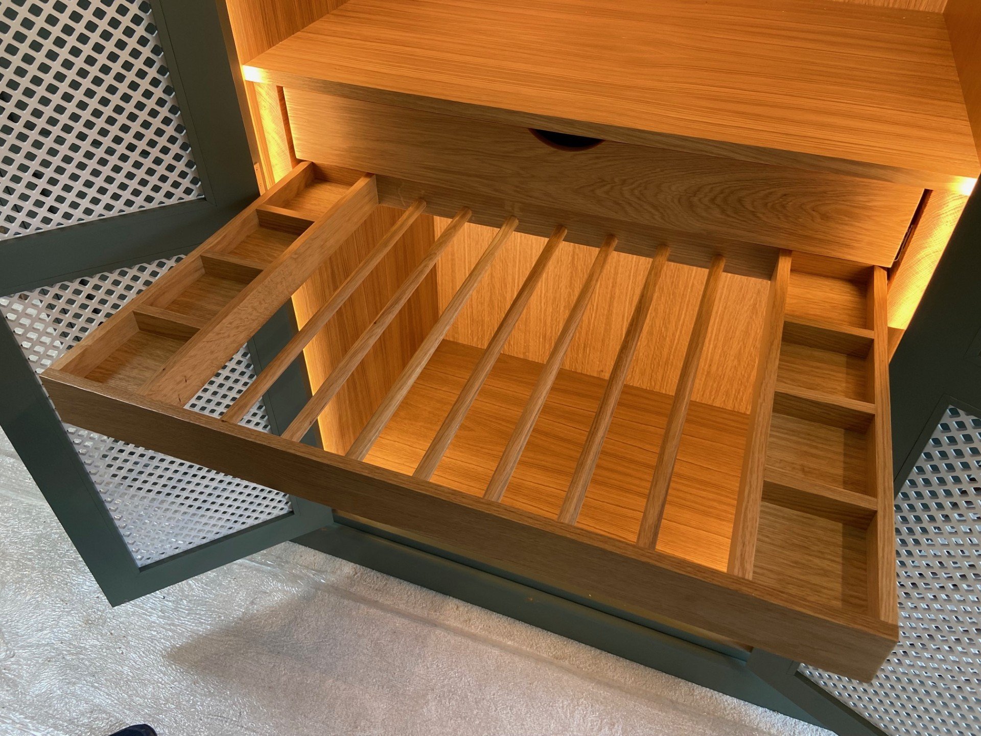 Broomlands wardrobes 3.jpg