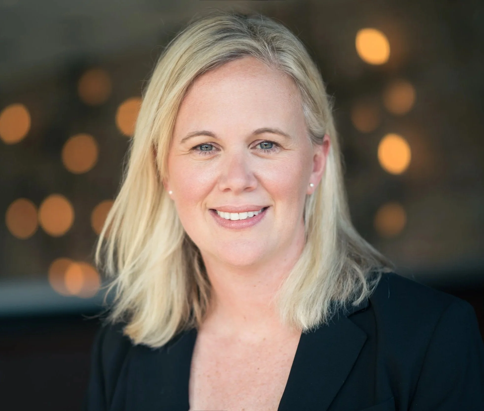 Tracy Renken headshot
