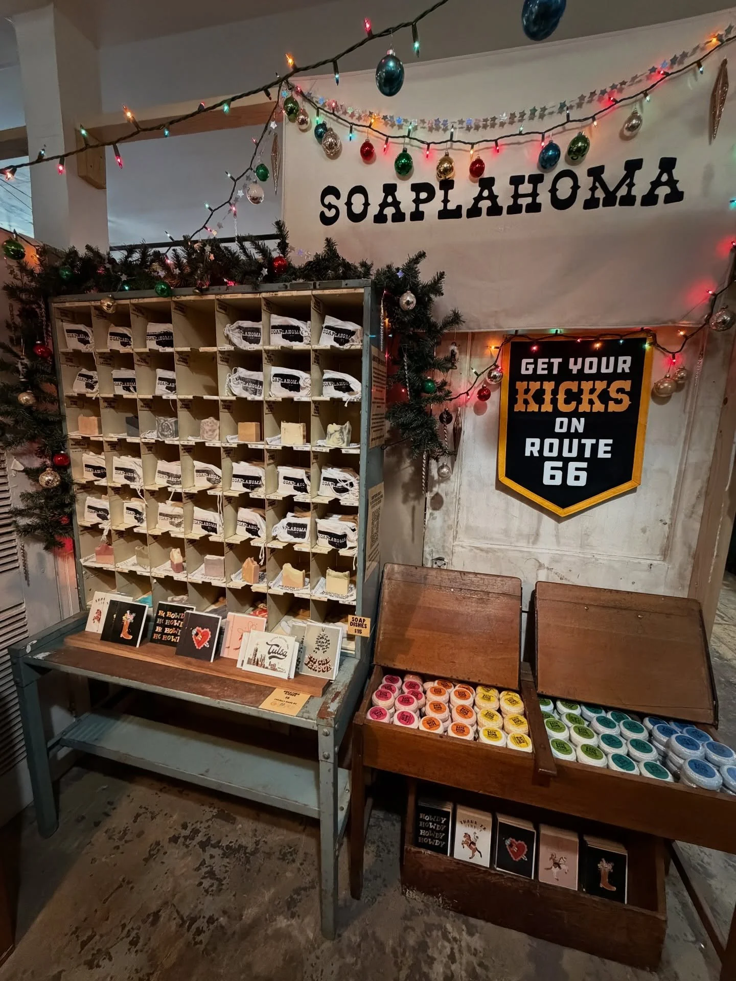 Happy Christmas Eve! 🎄@meadowgoldmack is open till 4pm today for anyone still needing Christmas gifts! Our products make the perfect stocking stuffers too!!!