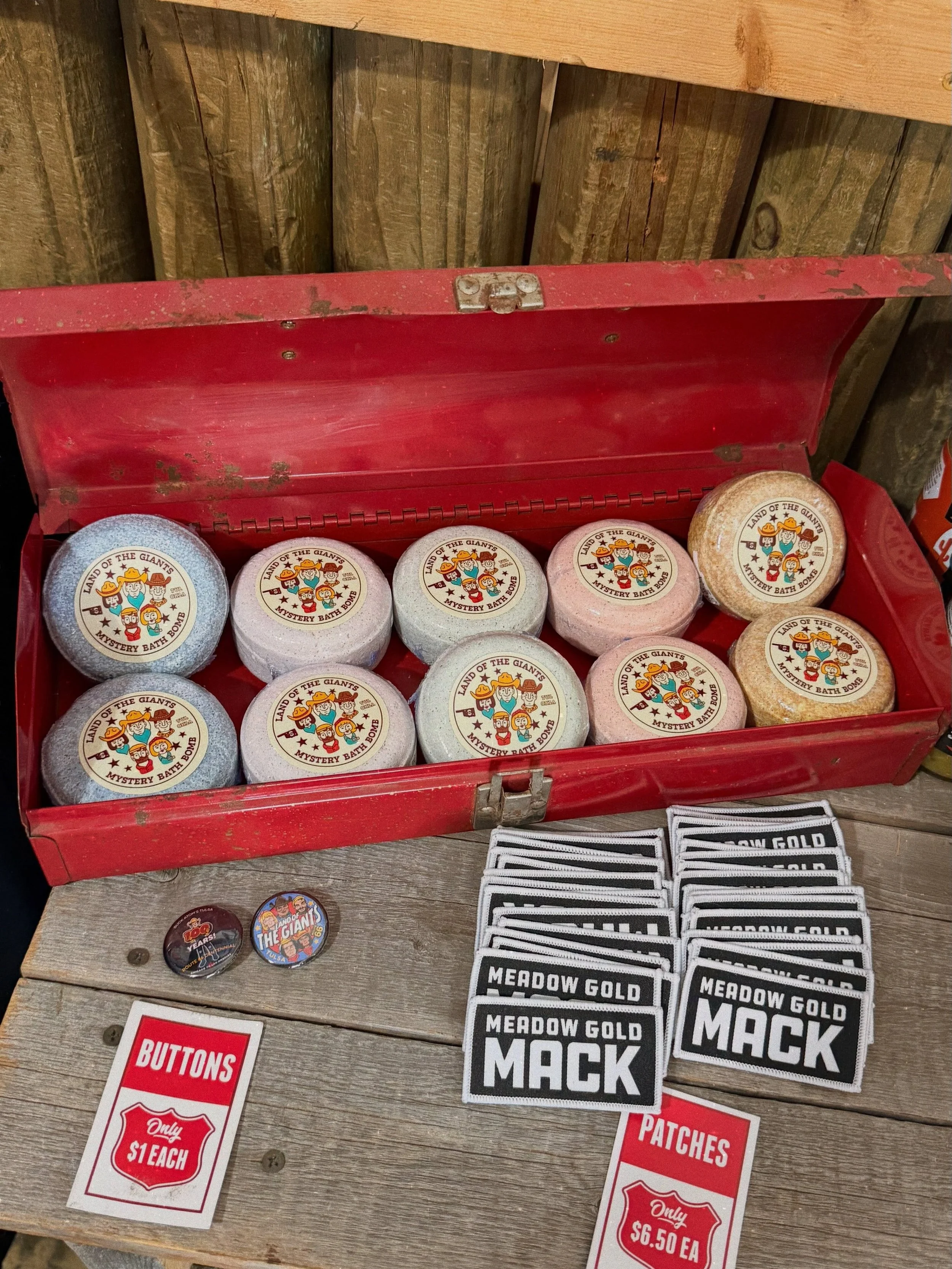Our Land of the Giants Mystery Bath Bombs are selling like hot cakes!!! You can find them at @meadowgoldmack inside our booth or in the Land of the Giants booth pictured here!!