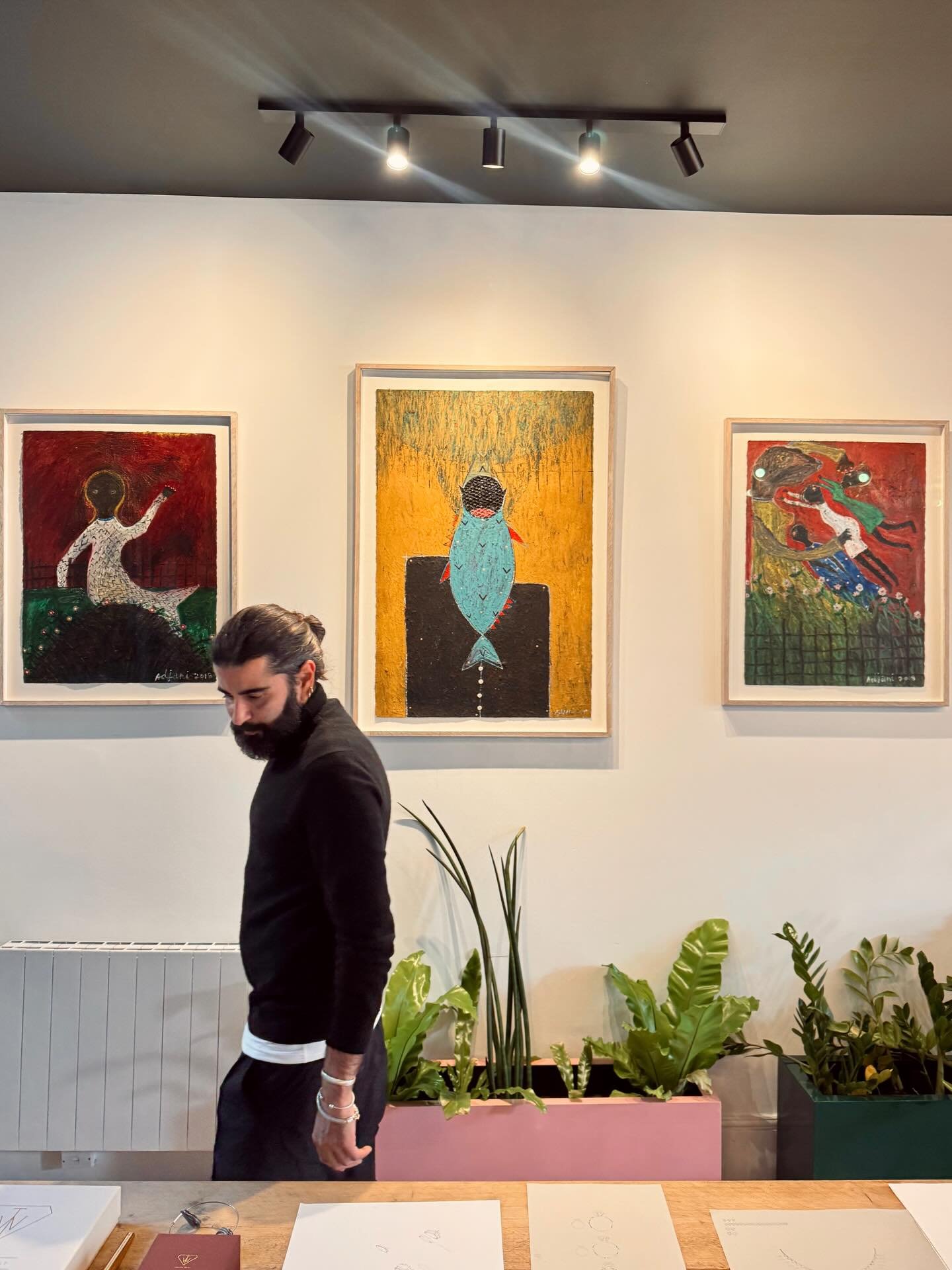 My studio. 
Not just a place for jewellery, but a space shaped by the people and work I&rsquo;m drawn to.

@adjani_okpu_egbe on the walls.
@oliviero_m_g of @casinacinquepozzi in the room.

Different crafts, different disciplines but the same obsessio