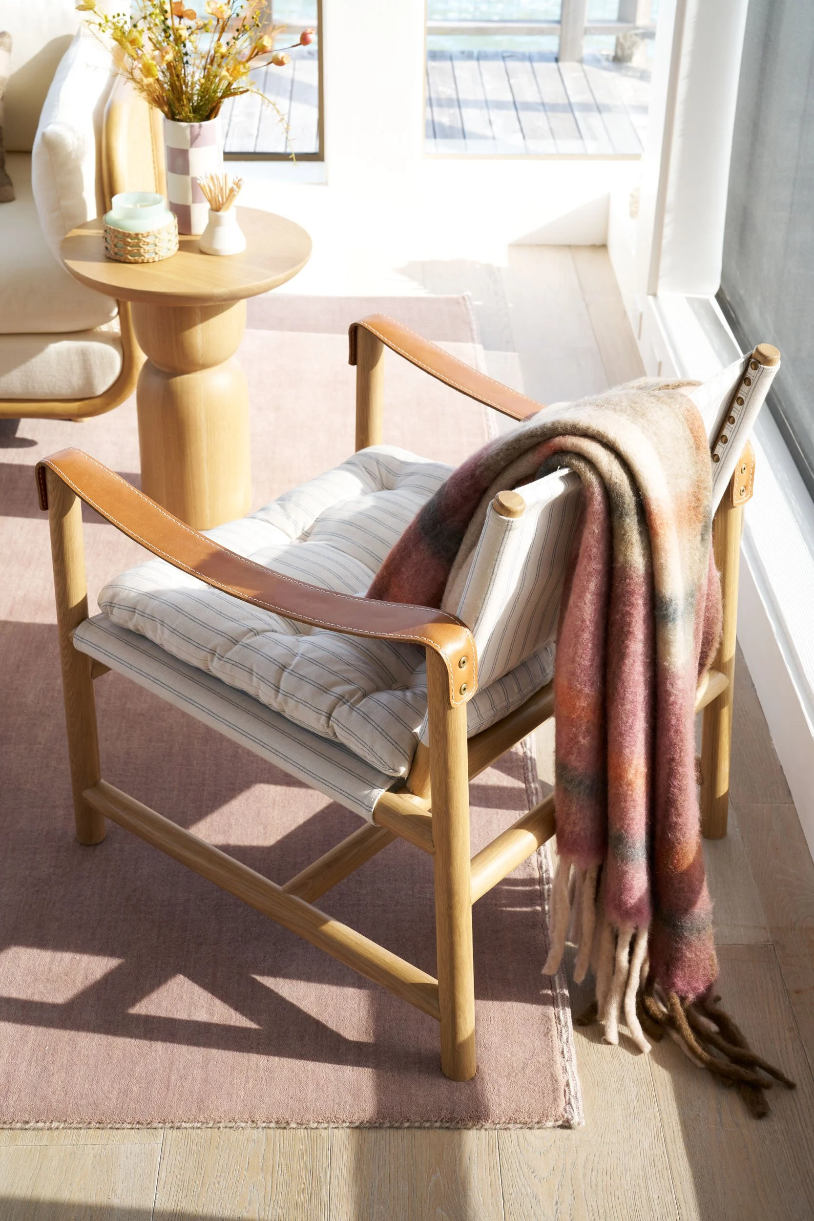 1004785349_AMA SOFA_7 FT_IVORY_01_0854.jpg