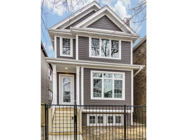 2425 N Artesian Ave - Single Family Home