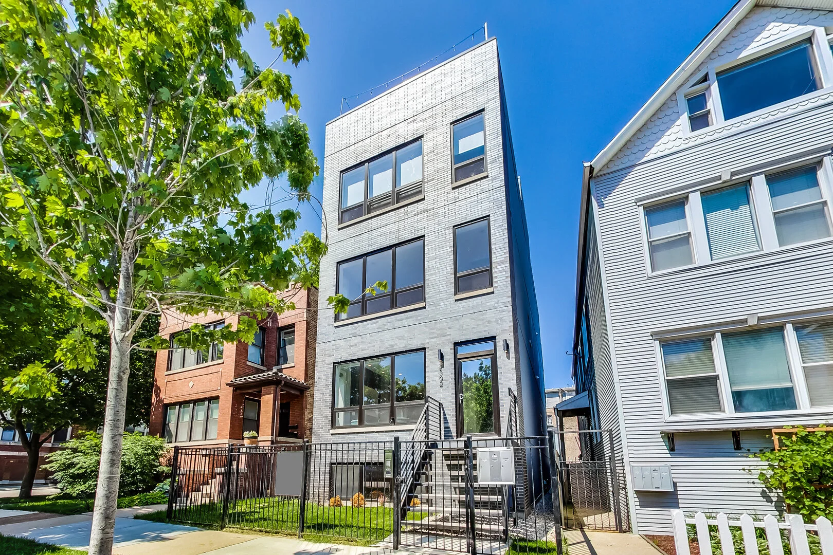 2302 N Hoyne Ave - 3 Unit Building