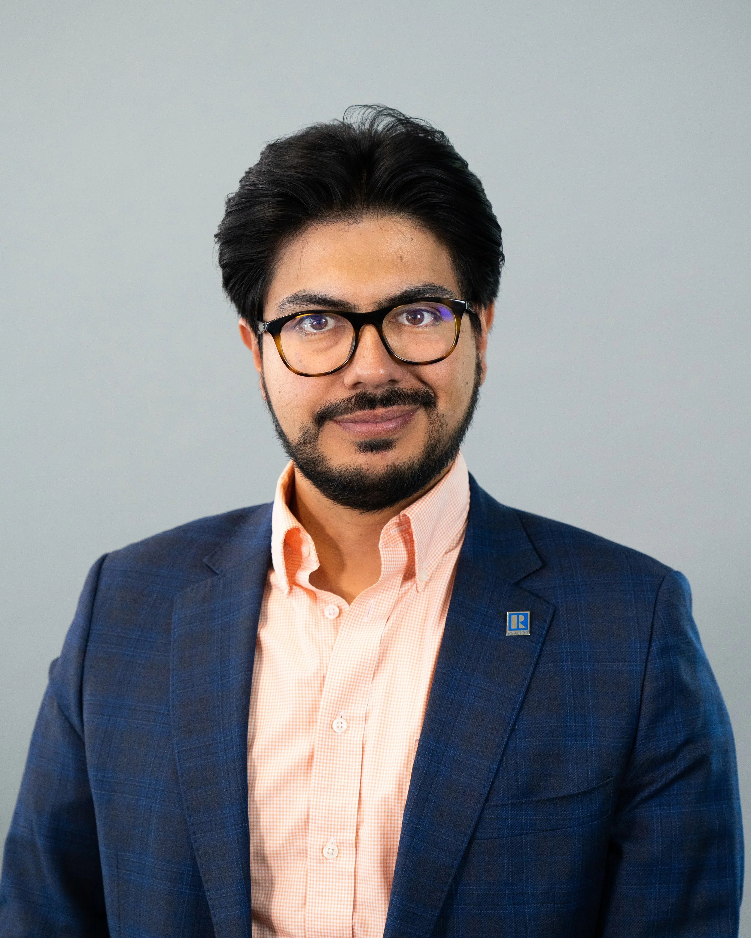 headshot 1.jpg