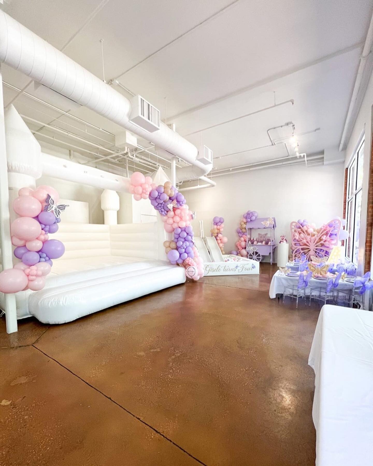We&rsquo;re constantly blown away by the creativity in our space 😍💜

Party Planner: @atozchildrenevents
Balloons: @prettynpoppinco with @uniquedecordallas
Candy Cart: @partyhausrentals
Butterfly Prop: @atozchildrenevents
Ball Pit &amp; Slides: @ato
