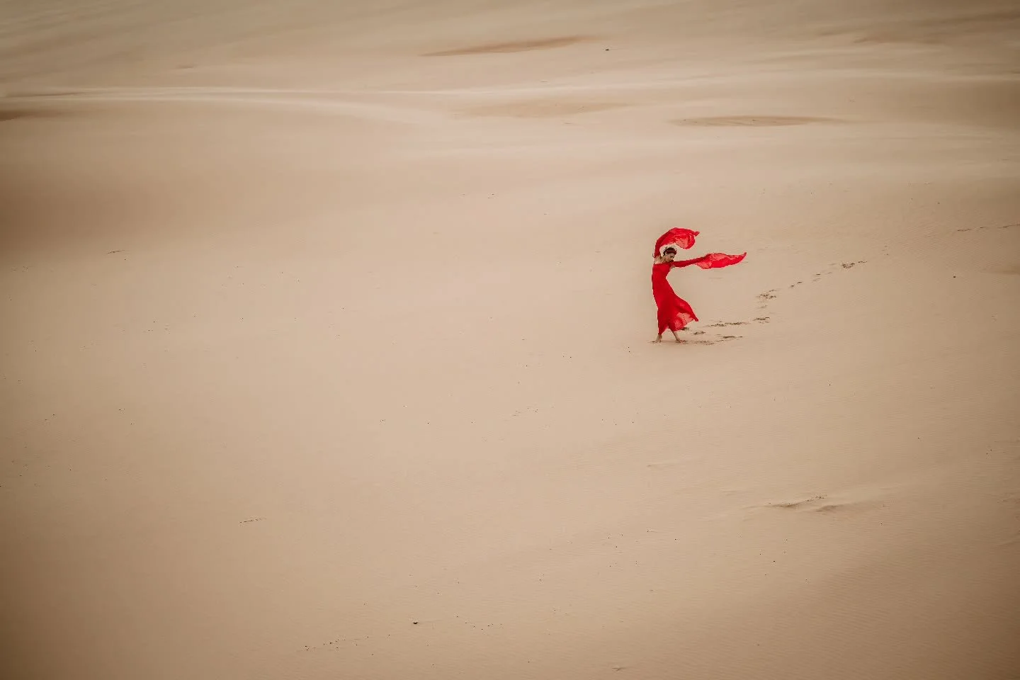 For me photography started as a hobby, so its super important for me to still go out and do shoots purely for fun. No pressure or expecttation, just let the creativuty flow.

Ao for this session i teamed up with the gorgeous Oliwia @oliwia_majewska w