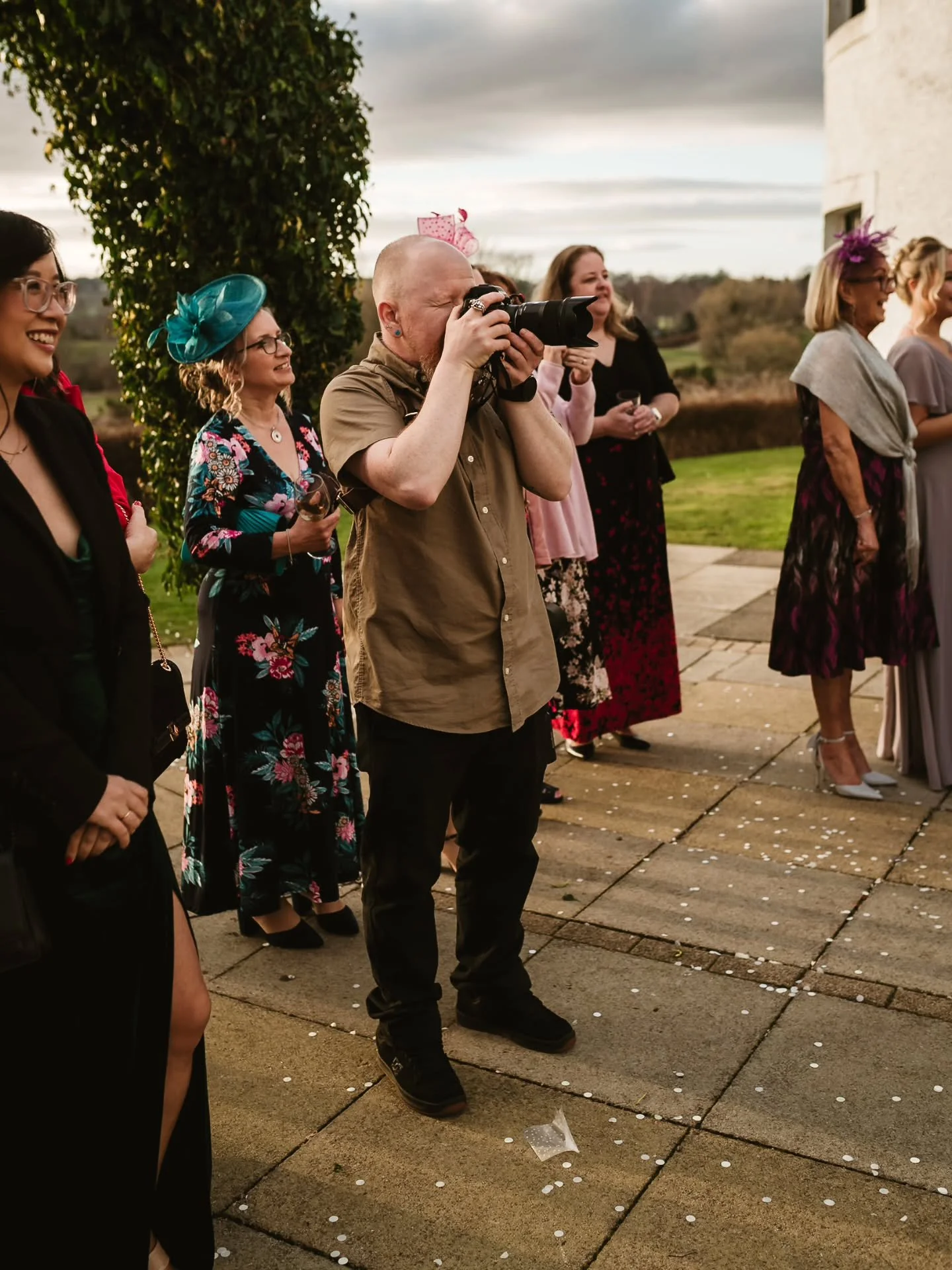 Here's me, wearing trousers no less 😱 for those who know!! 

Working hard with group shots earlier this year at Paul &amp; Emmas fabulous wedding at Maryculter House Hotel. 

Booking 2026/2027 

Image taken by my second shooter for the day @sandie_r