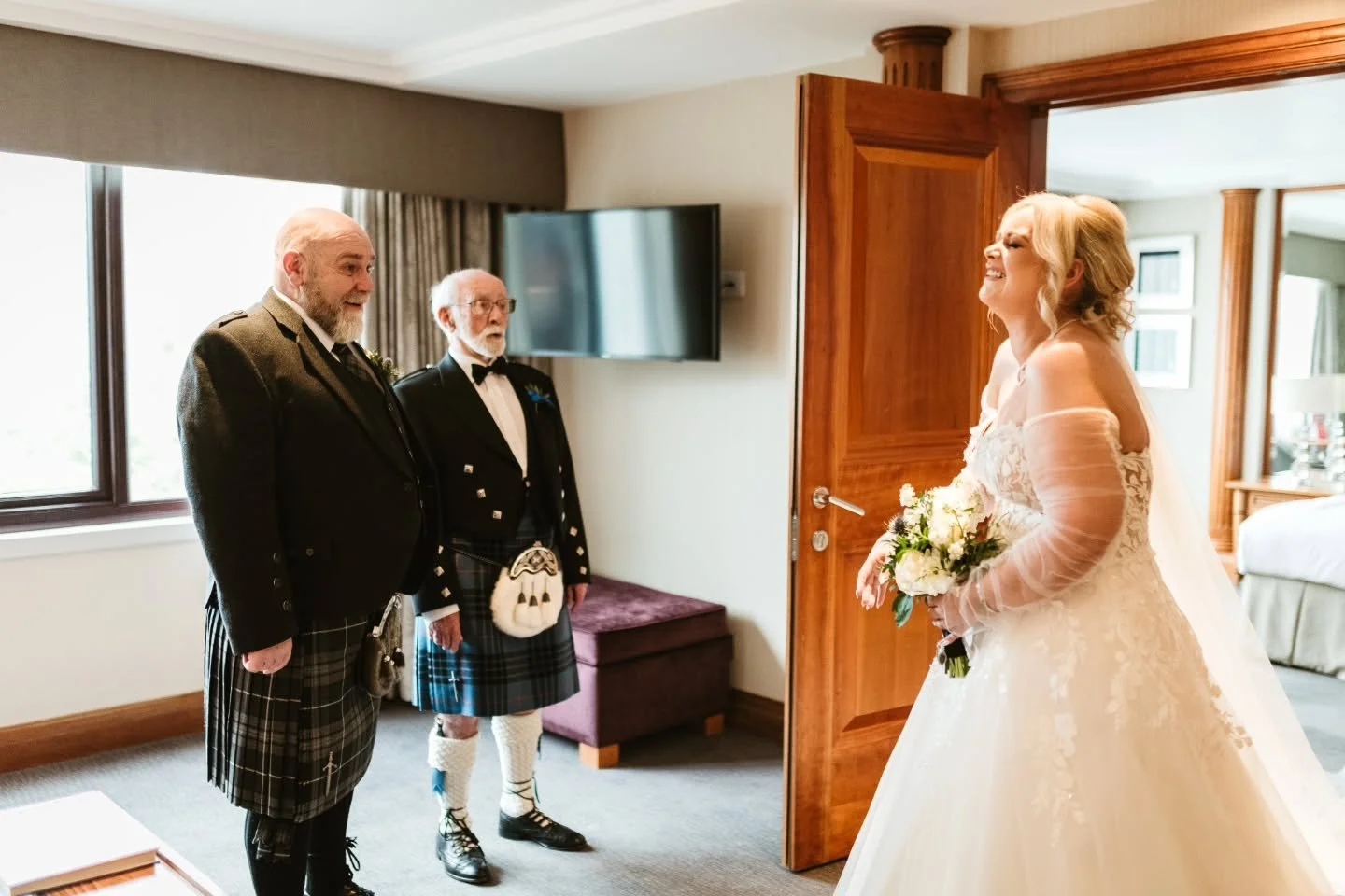 First looks can be super emotional times! Whether you do it with your dad, grandad, brother, partner, bridesmaids it's sure to bring tears to a few eyes. I'll make sure to capture those moments!! 

#aberdeen #aberdeenweddingphotographer #aberdeenwedd