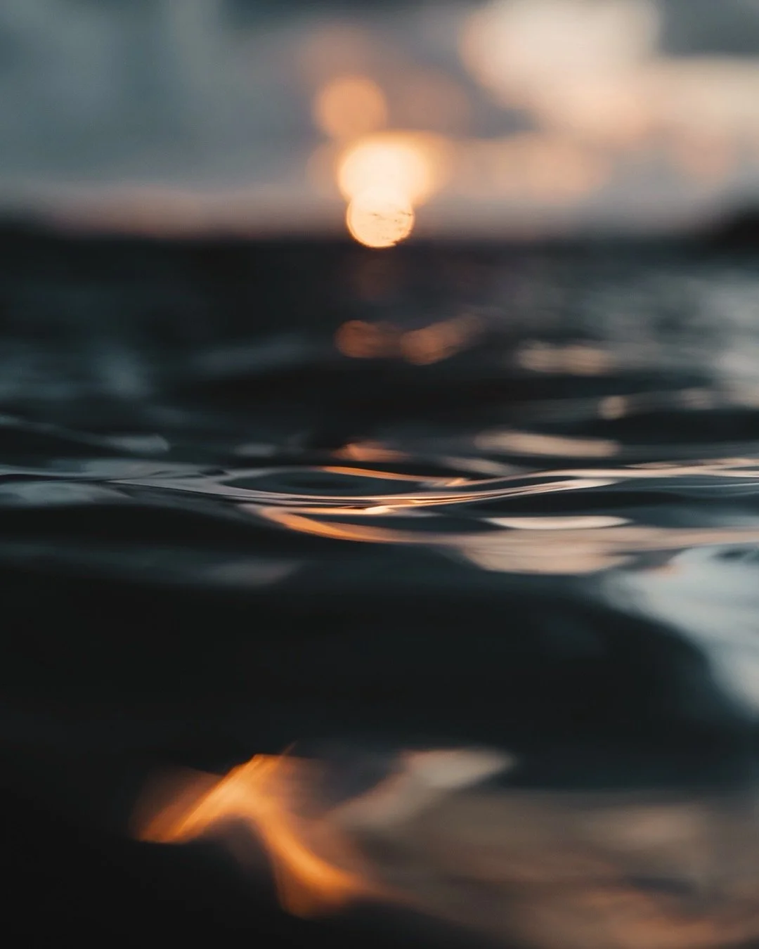 An endless, all-consuming fascination with light, movement, patterns, texture, and a feeling 💙🌏