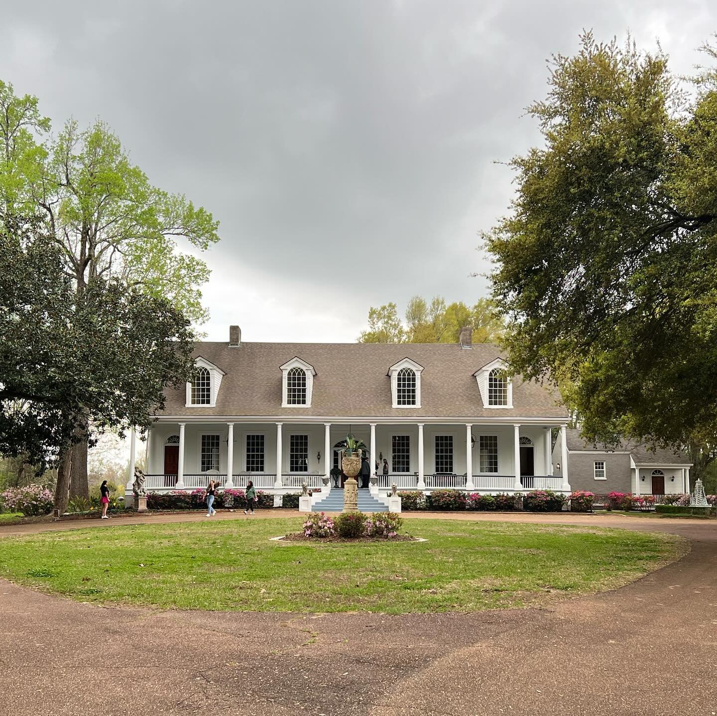 Day 3 exploring homes in Natchez - first official day with the ORN crew! We got some major rain on this day (thunder audible on 8th pic slide) and we&rsquo;re stuck on a huge porch with gorgeous iron work! Despite the wet, it was a lovely day explori