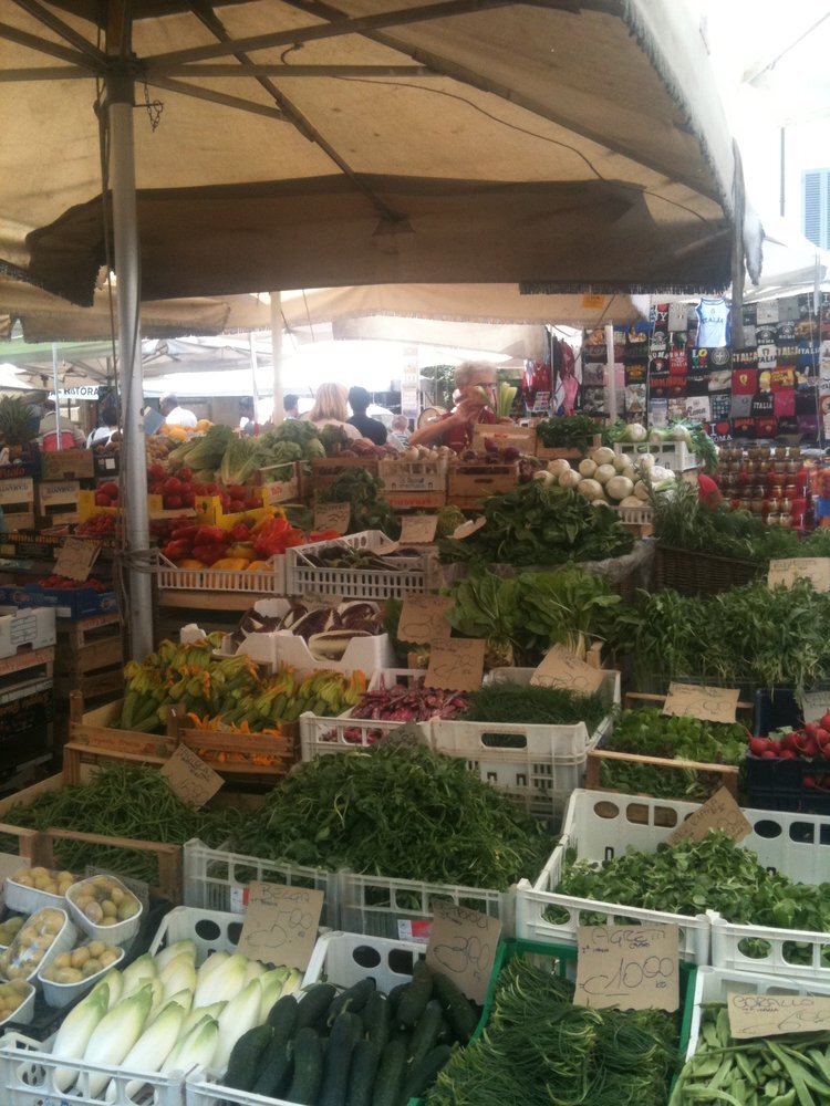 Farmers Market in Rome, Italy sourcing food for the next leg