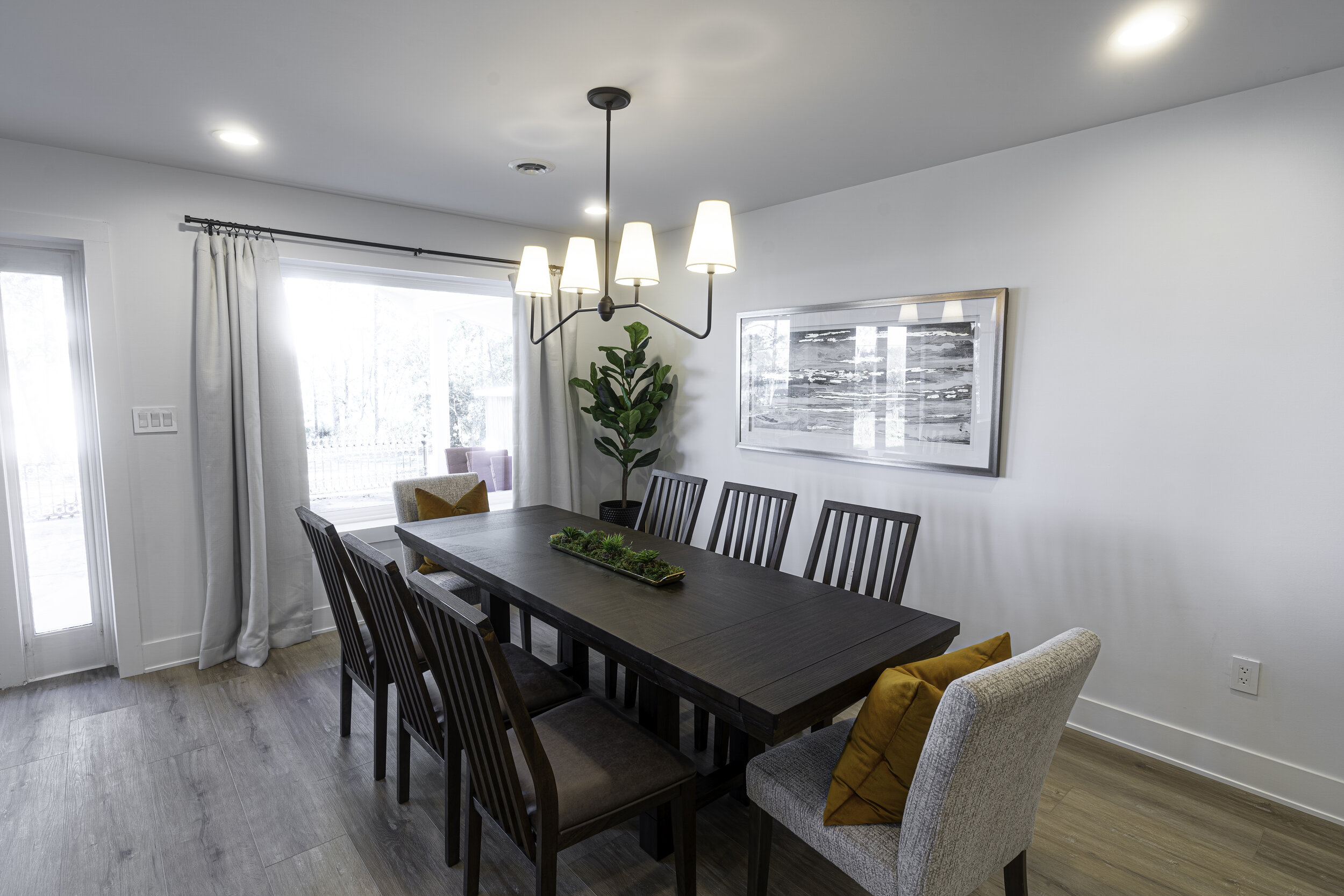 DiningRoom1.jpg