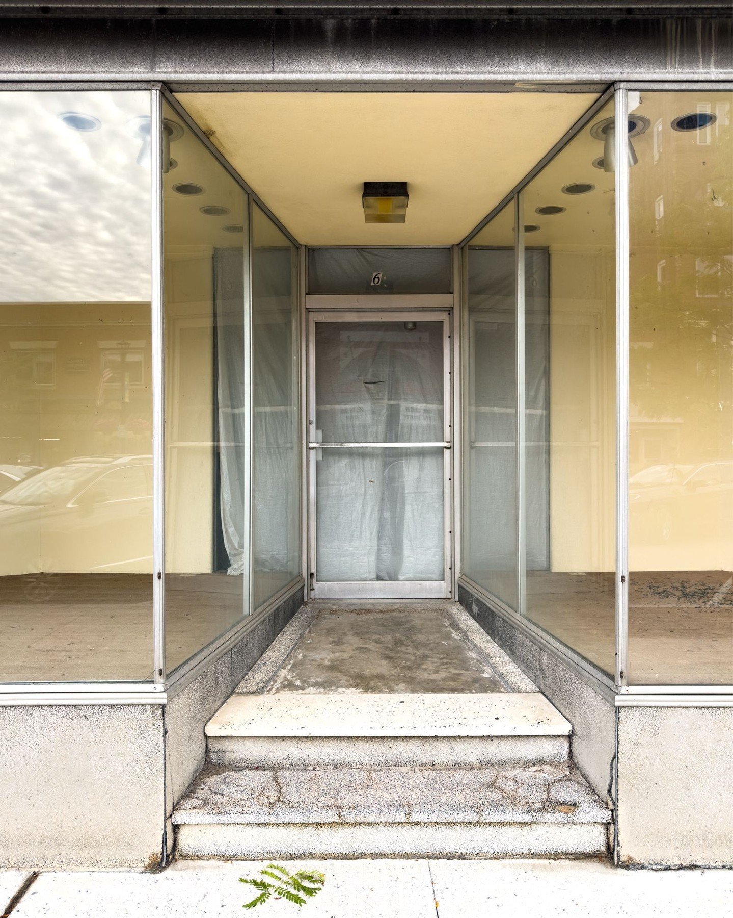 A PLACE IN THE WORLD WITH, A DOOR TO SOMEWHERE...

🚪❓🚪❓🚪 

Quiet. Empty. History and potential, right there to pass on by at street level. Those stairs, though, where do they go? THEY GO UP.

🚪❓🚪❓🚪 

#vacantstorefront #defunctyretail #urbanstil