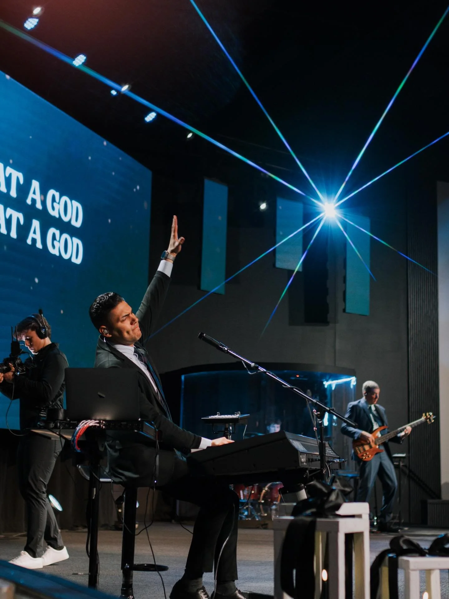 The last service of 2025 was one to remember 😭🙌🏽 
Thankful for the beautiful move of God we felt today. 🤍