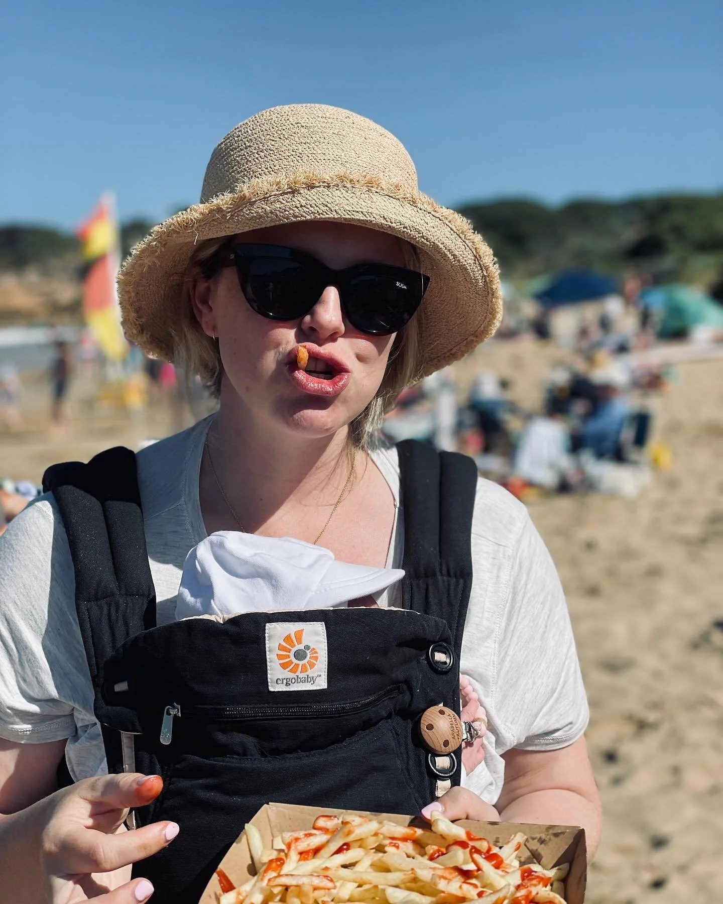 Abbey is 6 weeks old today💕

6 weeks of all consuming love. Of slow days and long nights. Of newborn nappies and tiny clothes. 6 weeks of cuddles and kisses. Of trying to set up breastfeeding and learning each others cues. 6 weeks of one handed snac