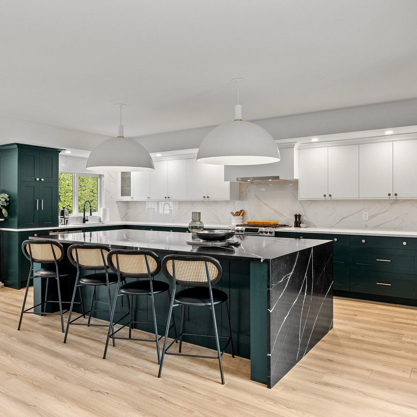 More kitchens from across the Okanagan we've shot. (Part 5)
.
.
.
#KelownaKitchens #BCRealEstate #KitchenDesign #HomeDecor #InteriorDesign #KelownaHomes #KitchenInspo #DreamKitchen #KelownaLiving #ModernKitchen #CanadianHomes #KitchenGoals #KelownaIn