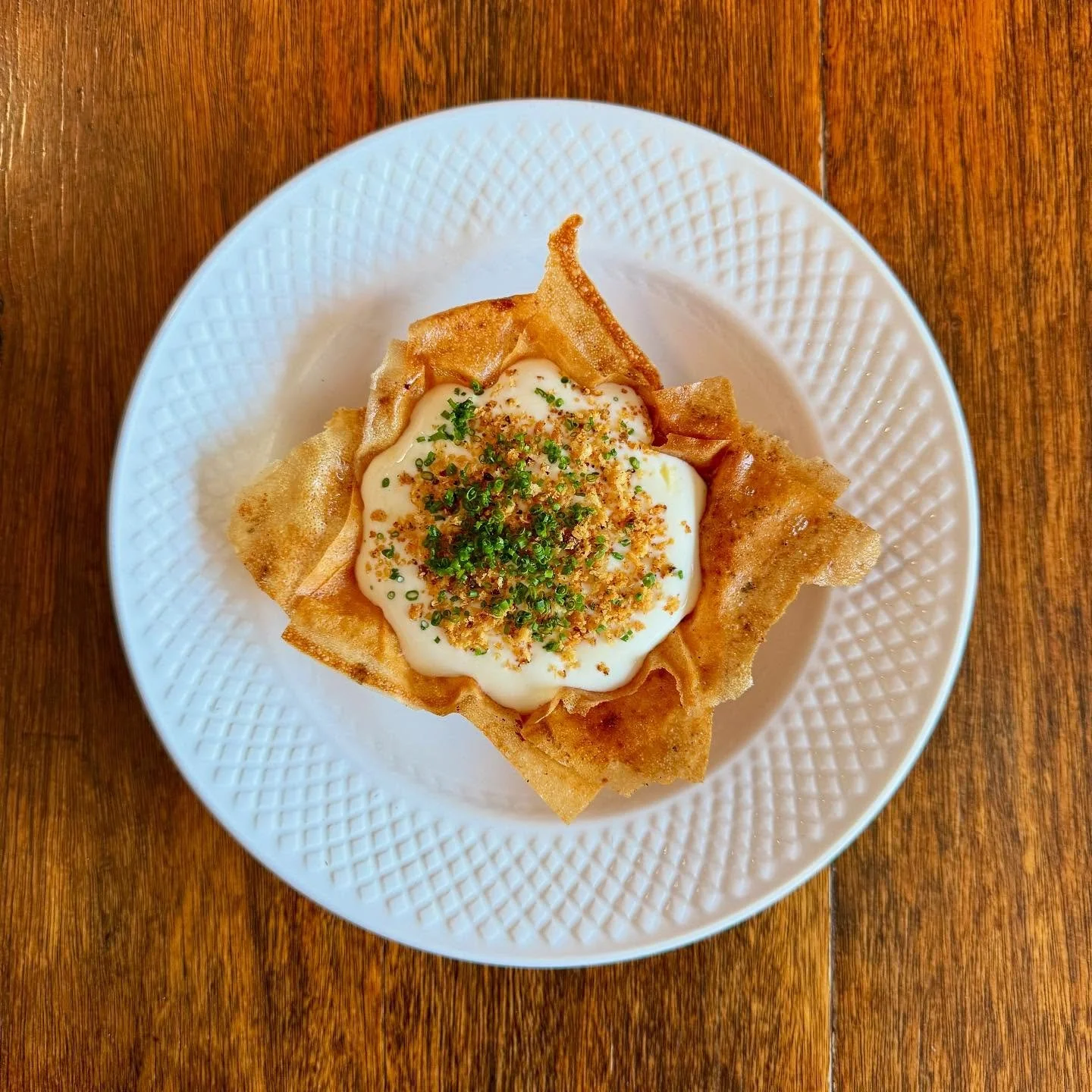 A crisp warm &ldquo;Tartelette&rdquo; filled with french onion soup, rich in madeira and a sabayon of gruyere cheese finished with parmesan breadcrumbs &amp; chives. 

Tr&egrave;s  Bon. 

#enterthroughthegiftshop