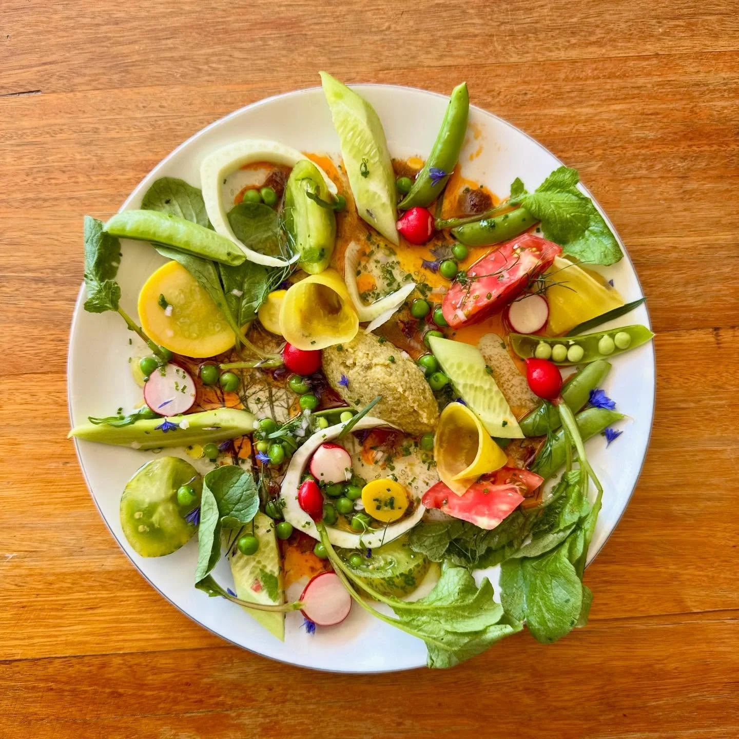 Summer Vegetables &ldquo;&Agrave; la Vierge&rdquo; 

The seasons finest offerings from some incredible producers dressed in a tomato water vinaigrette with green olive tapenade, fresh herbs &amp; flowers. 

#enterthroughthegiftshop