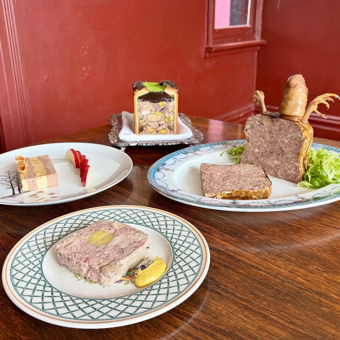 A selection of P&acirc;t&eacute;s served this week across  @porcinebistro and @lavantcave 

Whole Pigeon Terrine with Summer Savoury &amp; Madeira. 

&ldquo;P&acirc;t&eacute; en Cro&ucirc;te Gourmande&rdquo; with Duck Gizzards, Veal Sweetbreads, Pige