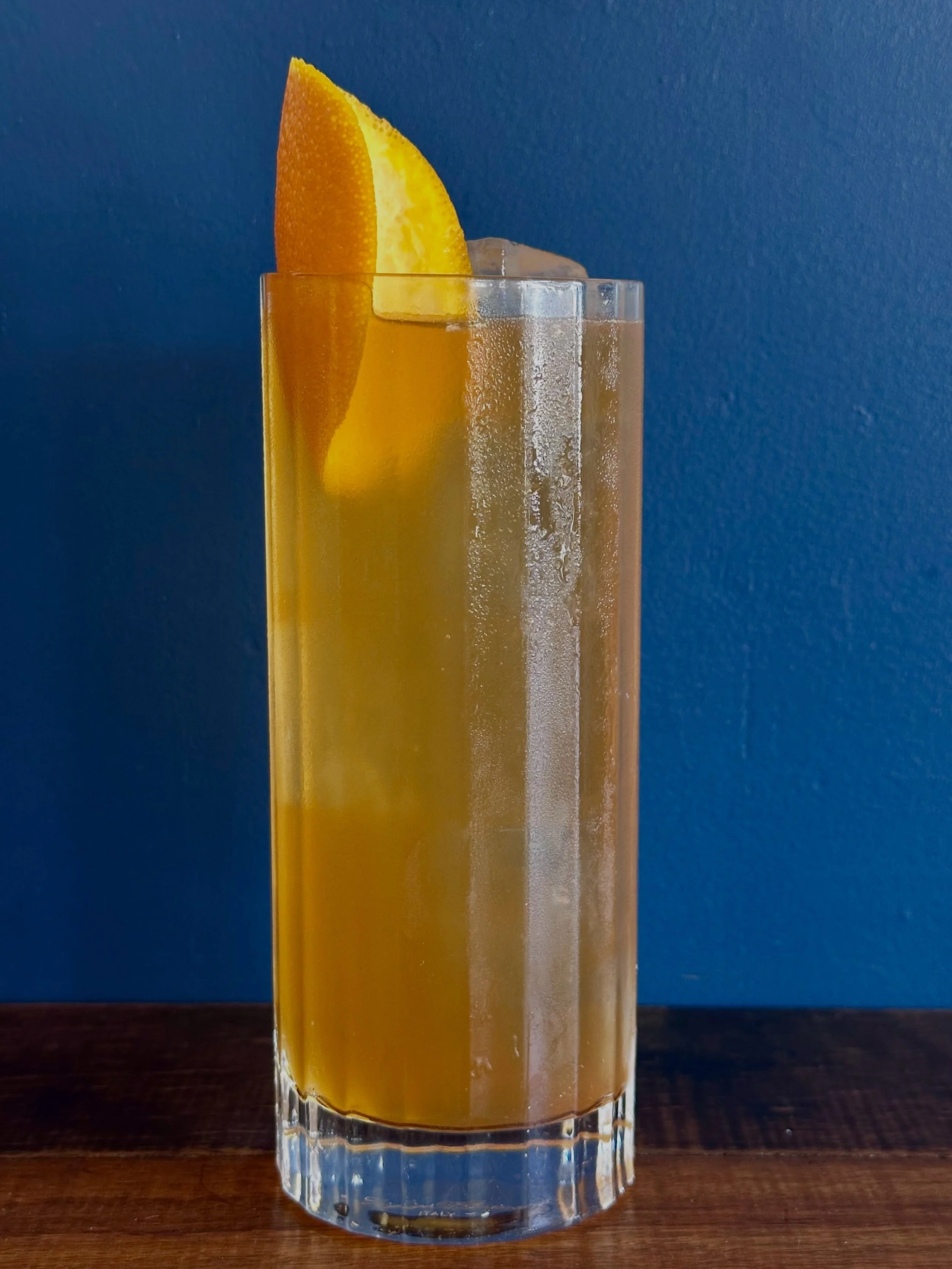 Bitter Highball - Scarlet Orange Amaro, Suze, Tonic 🍊

#vivelacave