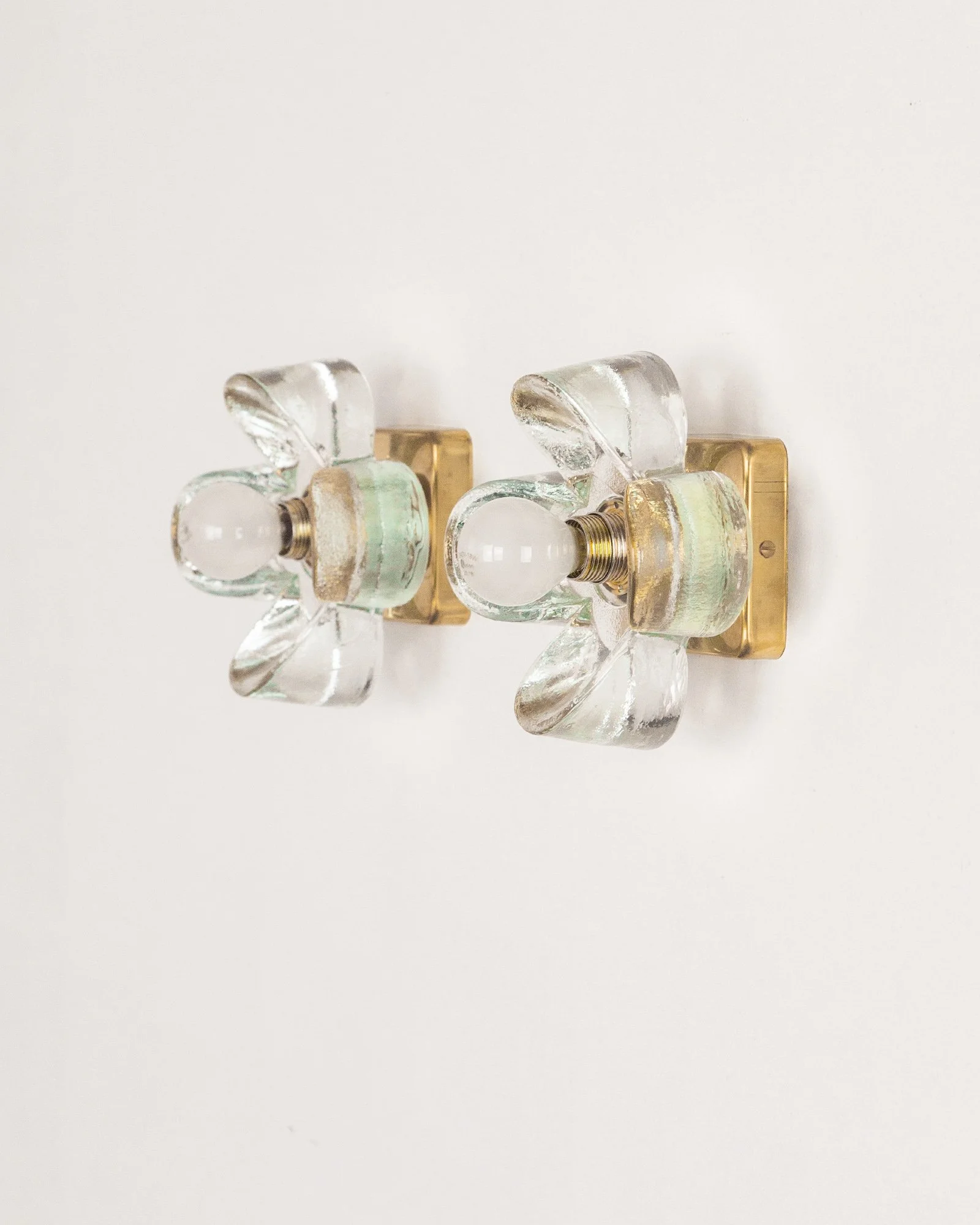 Aesthetiker Wall Light Sische Flower Glass Brass_0012__MG_2495.jpg